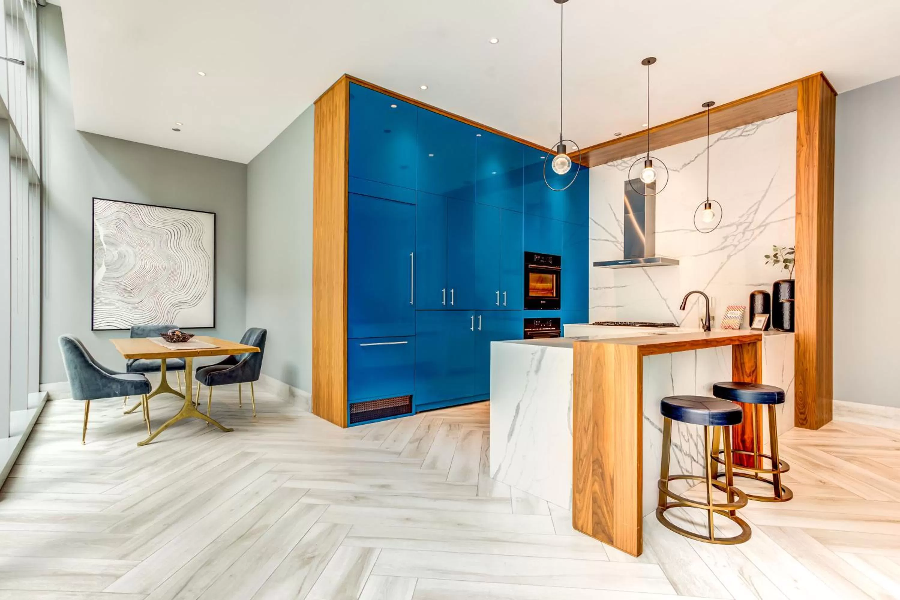 Communal kitchen in Sentral Michigan Avenue