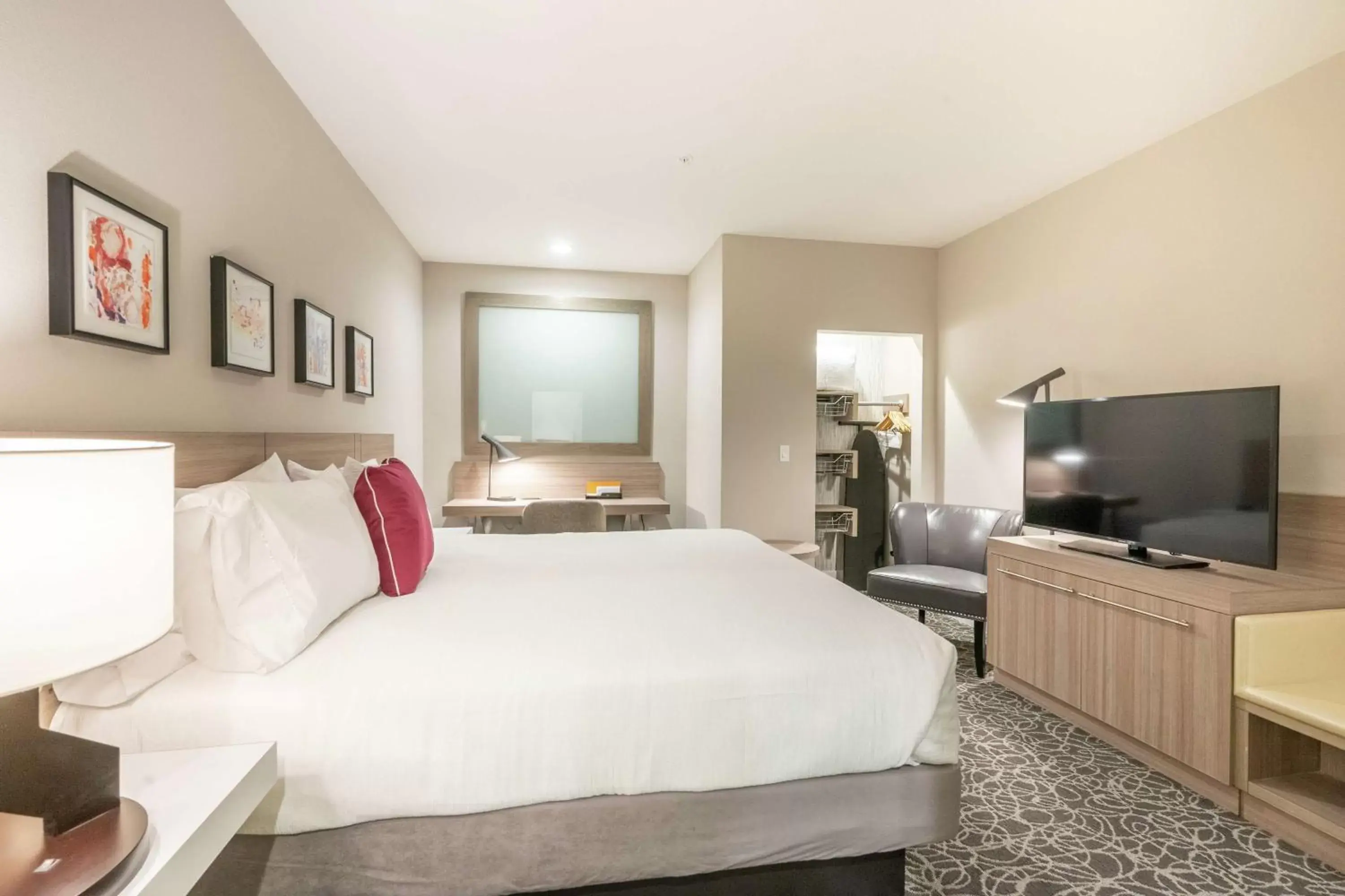 King Room without Window in Hilton Garden Inn Wichita Downtown, Ks King Room without Window in Hilton Garden Inn Wichita Downtown, Ks