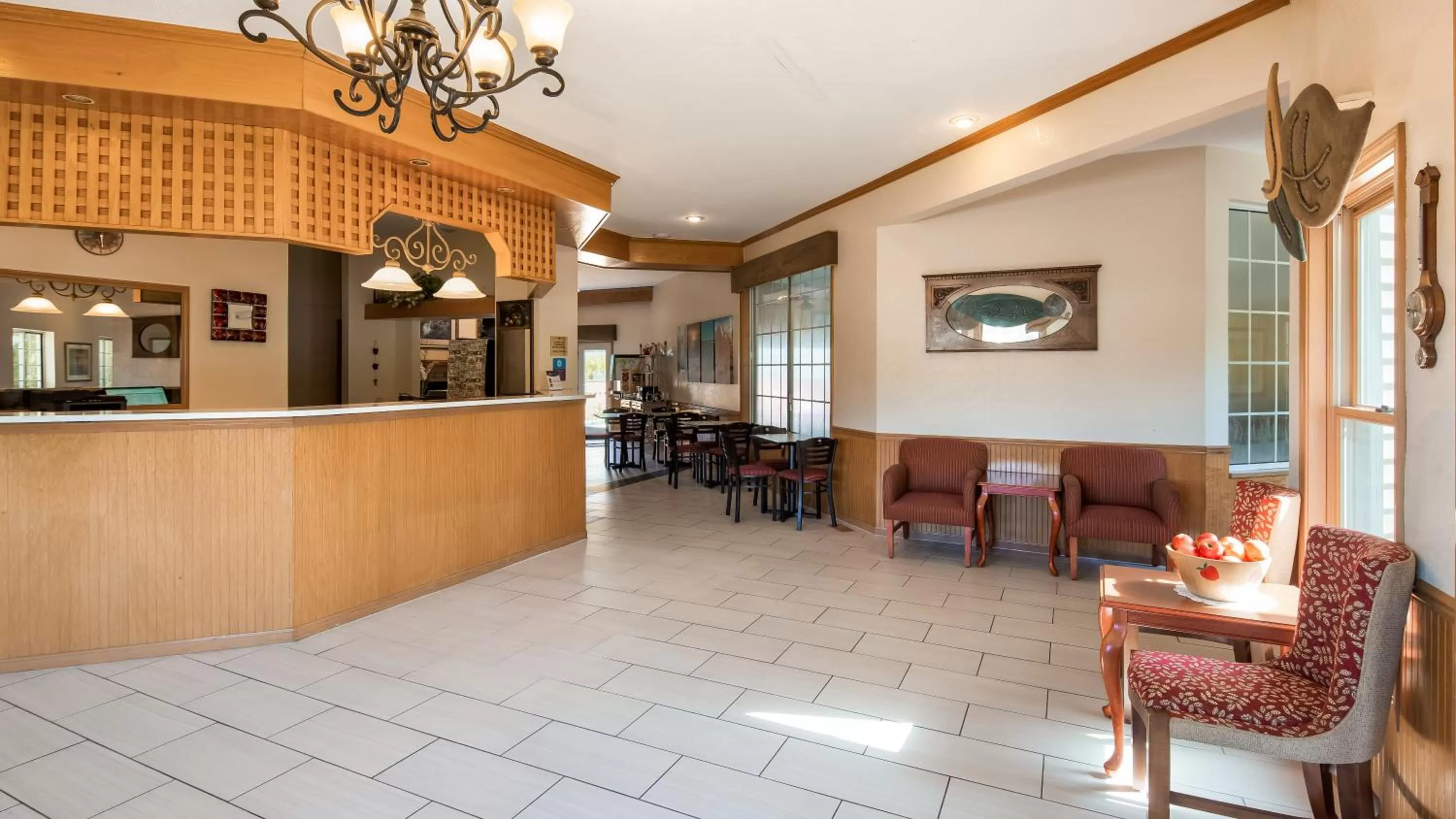 Lobby or reception in Apple Tree Inn; SureStay Collection by Best Western