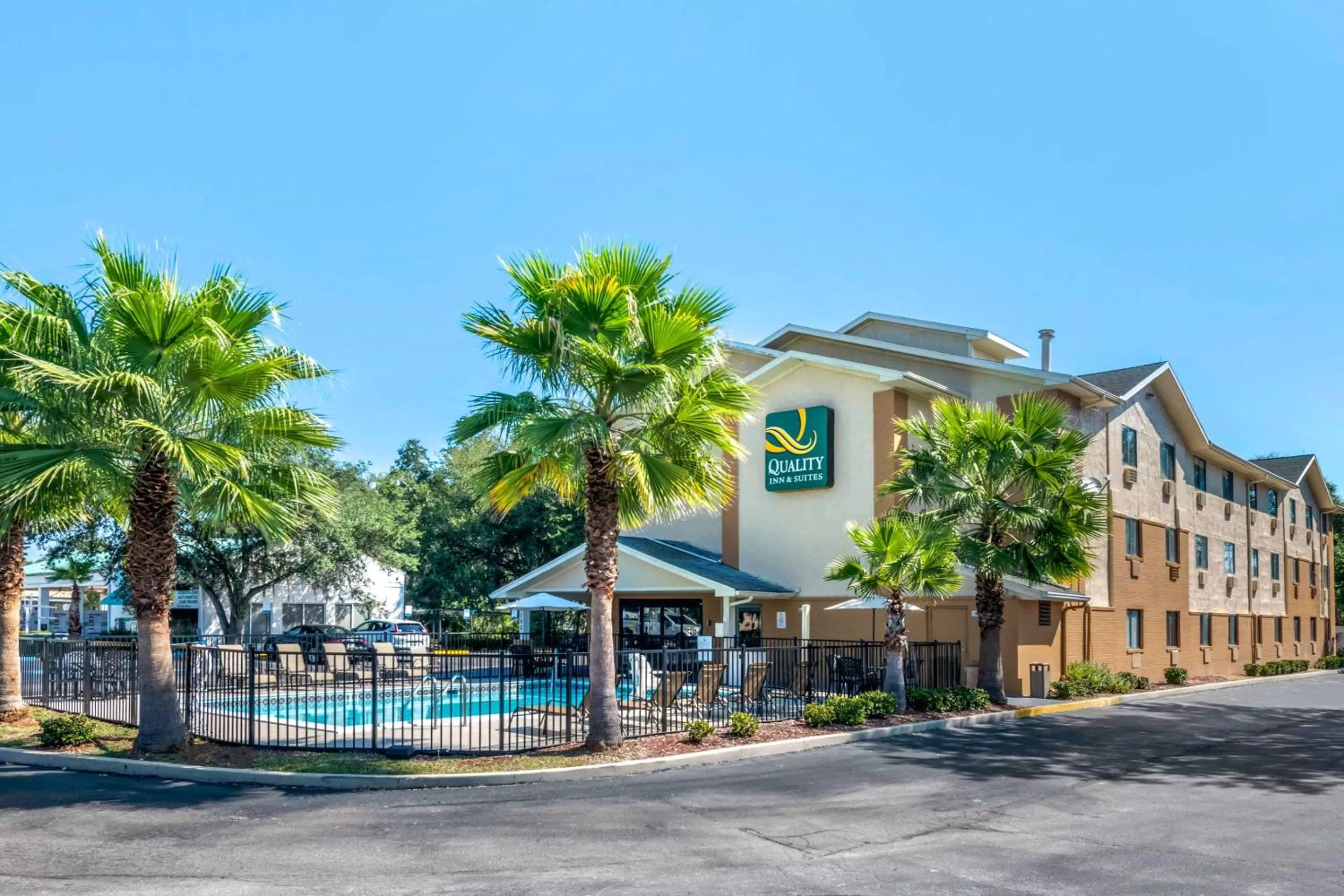 Property building in Quality Inn & Suites Leesburg Chain of Lakes