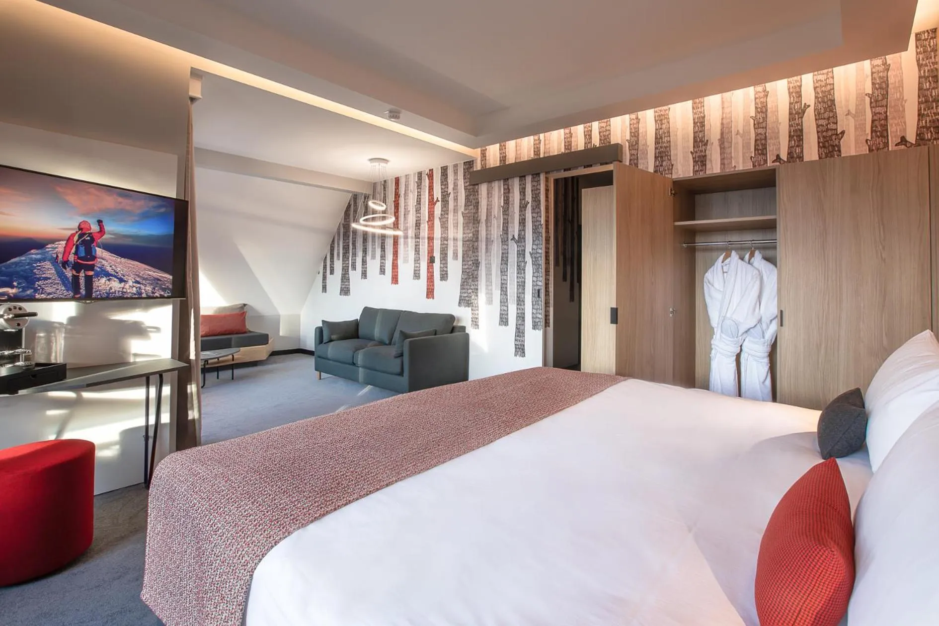 Bedroom, Bed in Altezza - Arc 1800 Hotel & Spa - ex Mercure