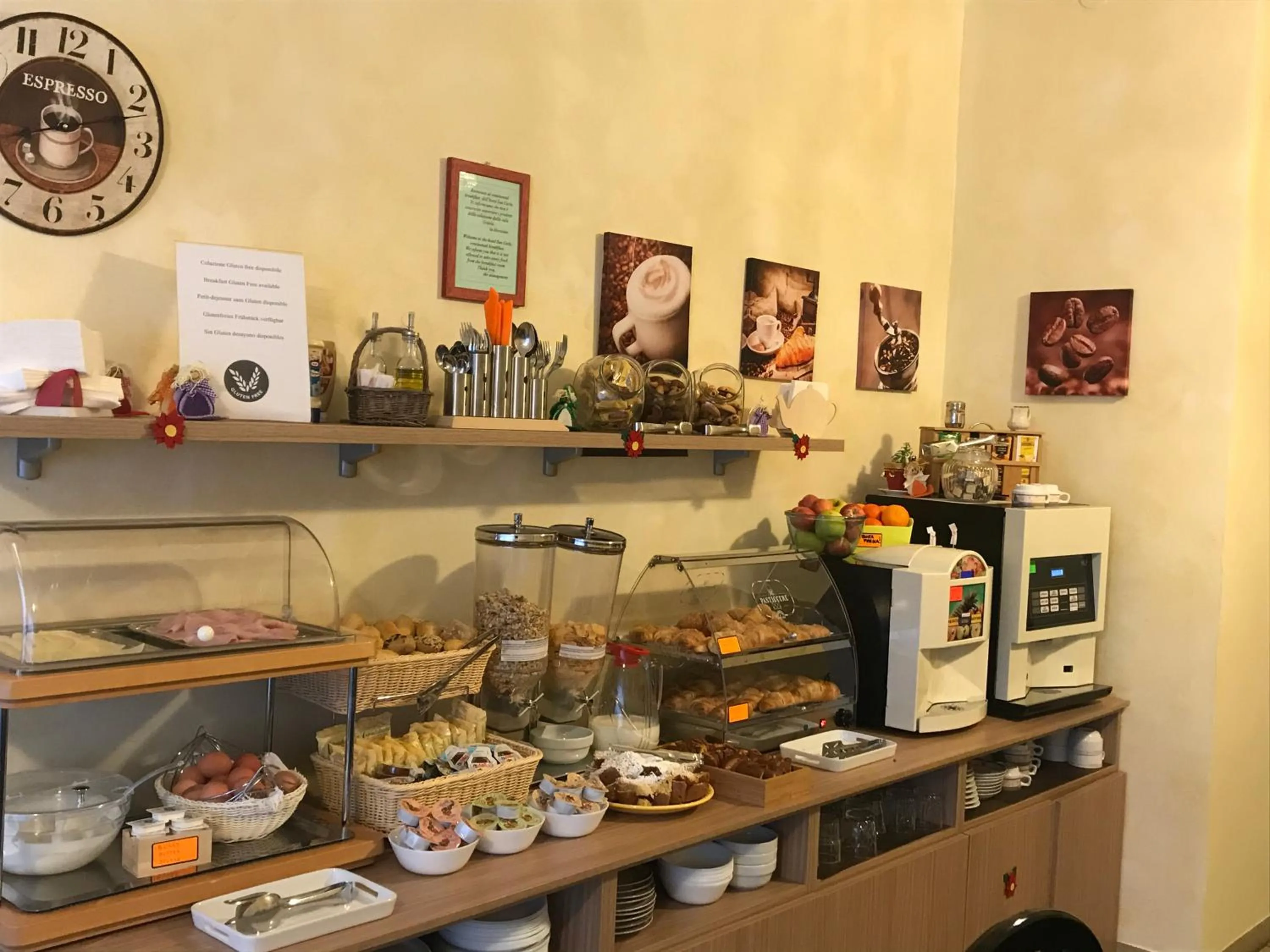 Buffet breakfast in Hotel San Carlo