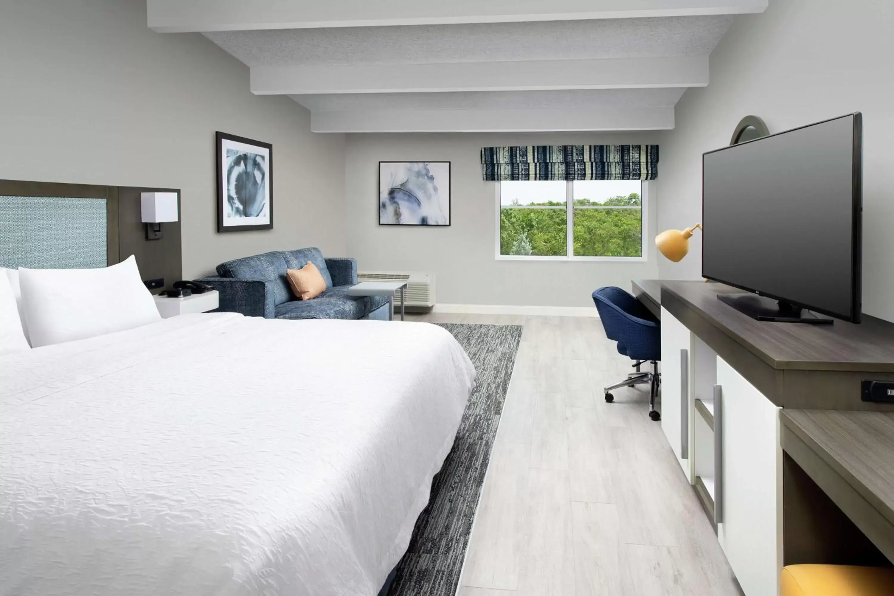 King with Sofa Bed - Non-Smoking in Hampton Inn Marathon - Florida Keys King with Sofa Bed - Non-Smoking in Hampton Inn Marathon - Florida Keys