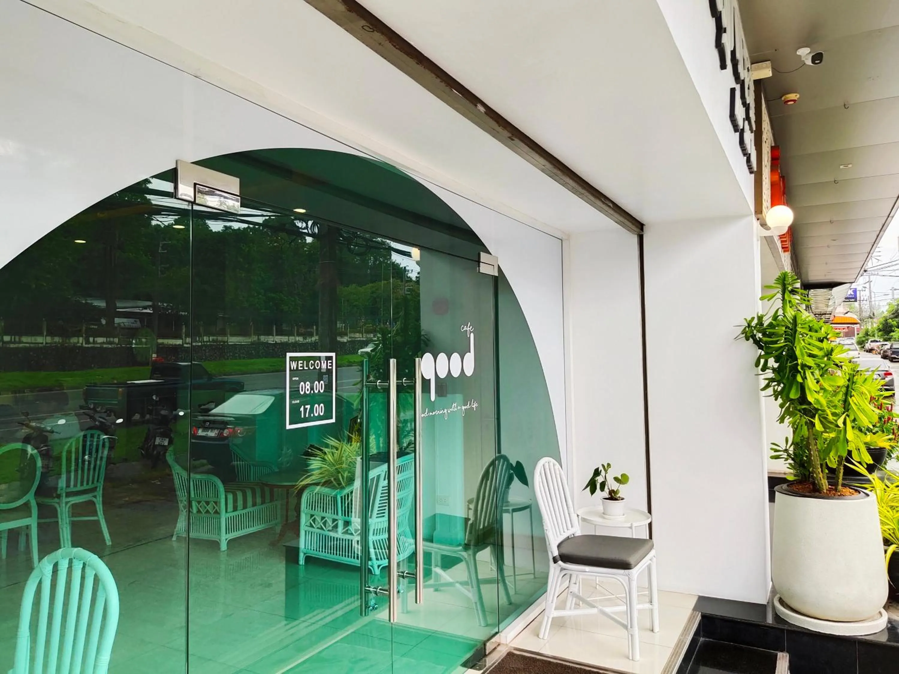 Restaurant/places to eat in Ratana Hotel Rassada, PHUKET TOWN- SHA Extra Plus