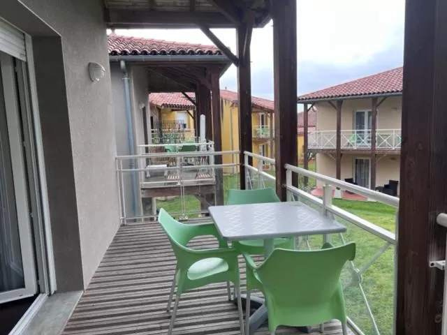 Balcony/Terrace in Les bords de l'Aveyron