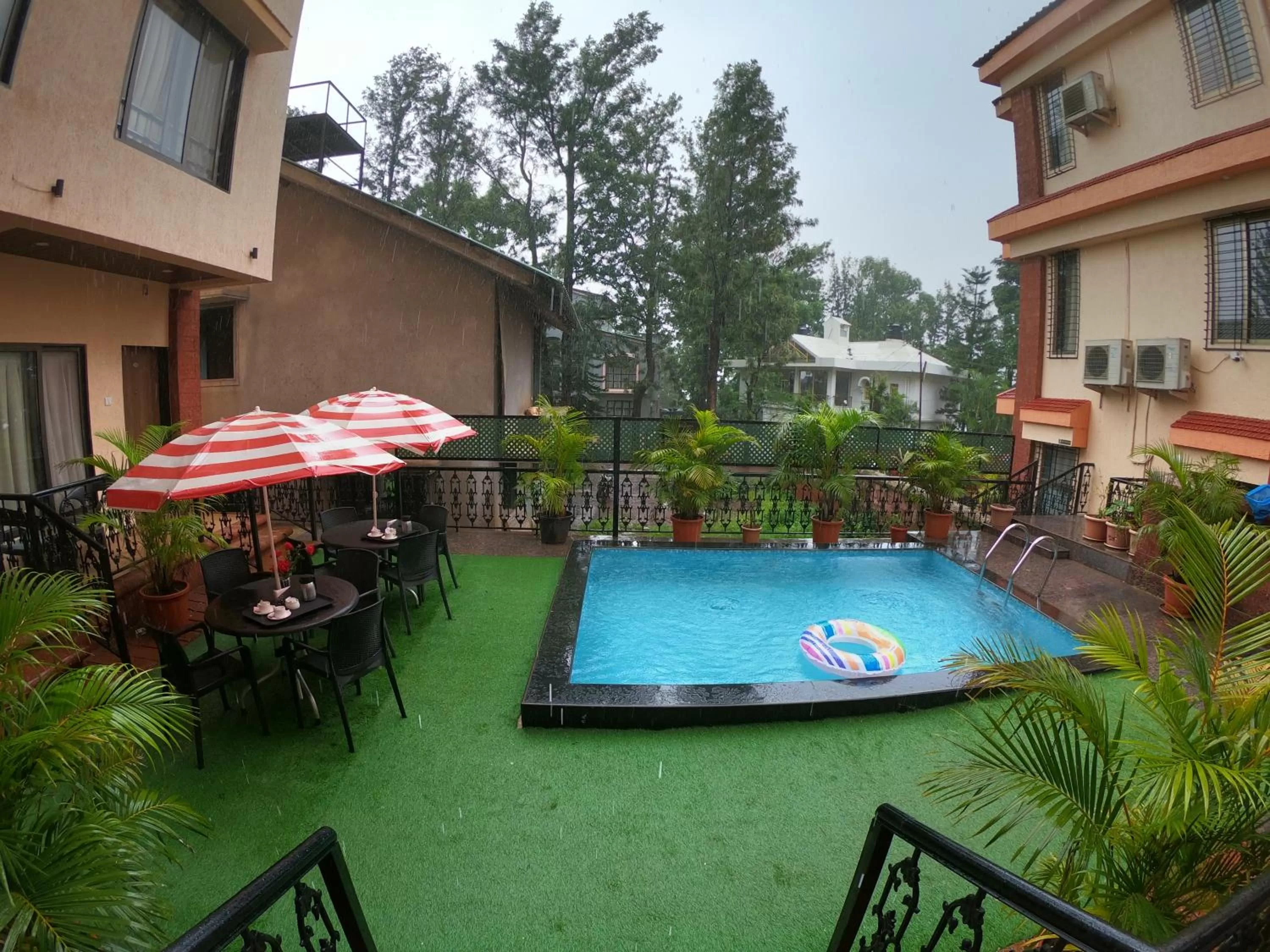 Swimming pool in Jivanta Mahabaleshwar