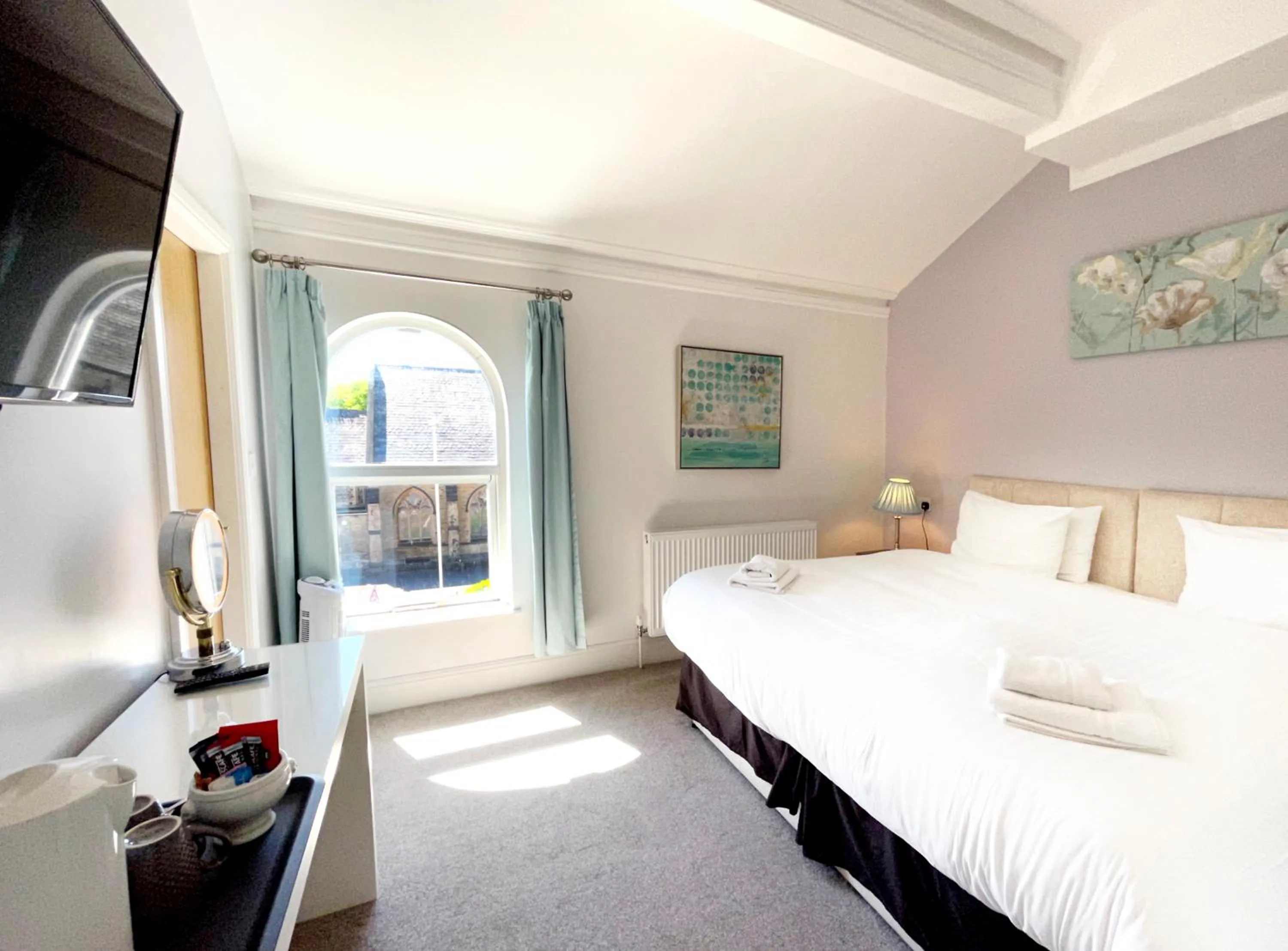 Bedroom, Bed in Dukes Folly Hotel