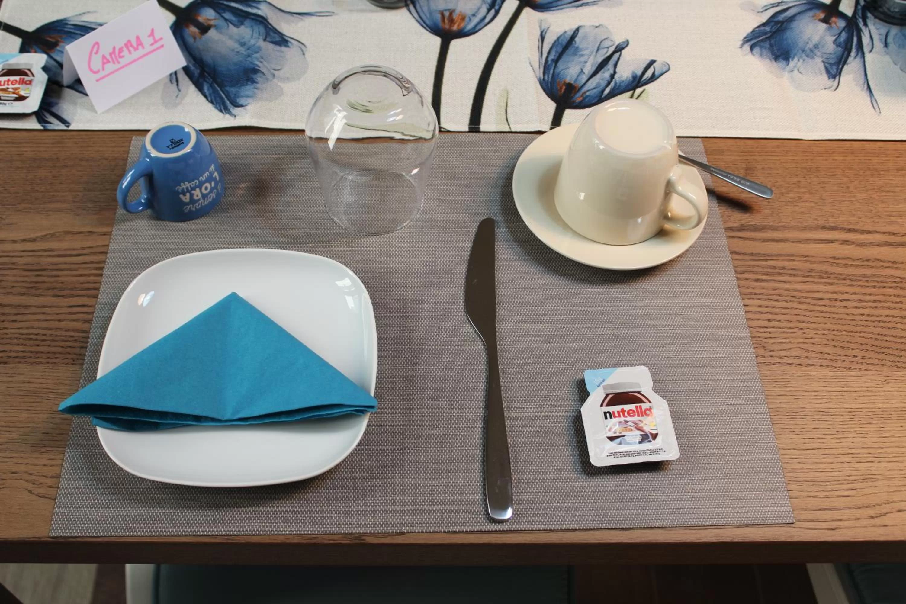 Communal kitchen in Aurora BnB