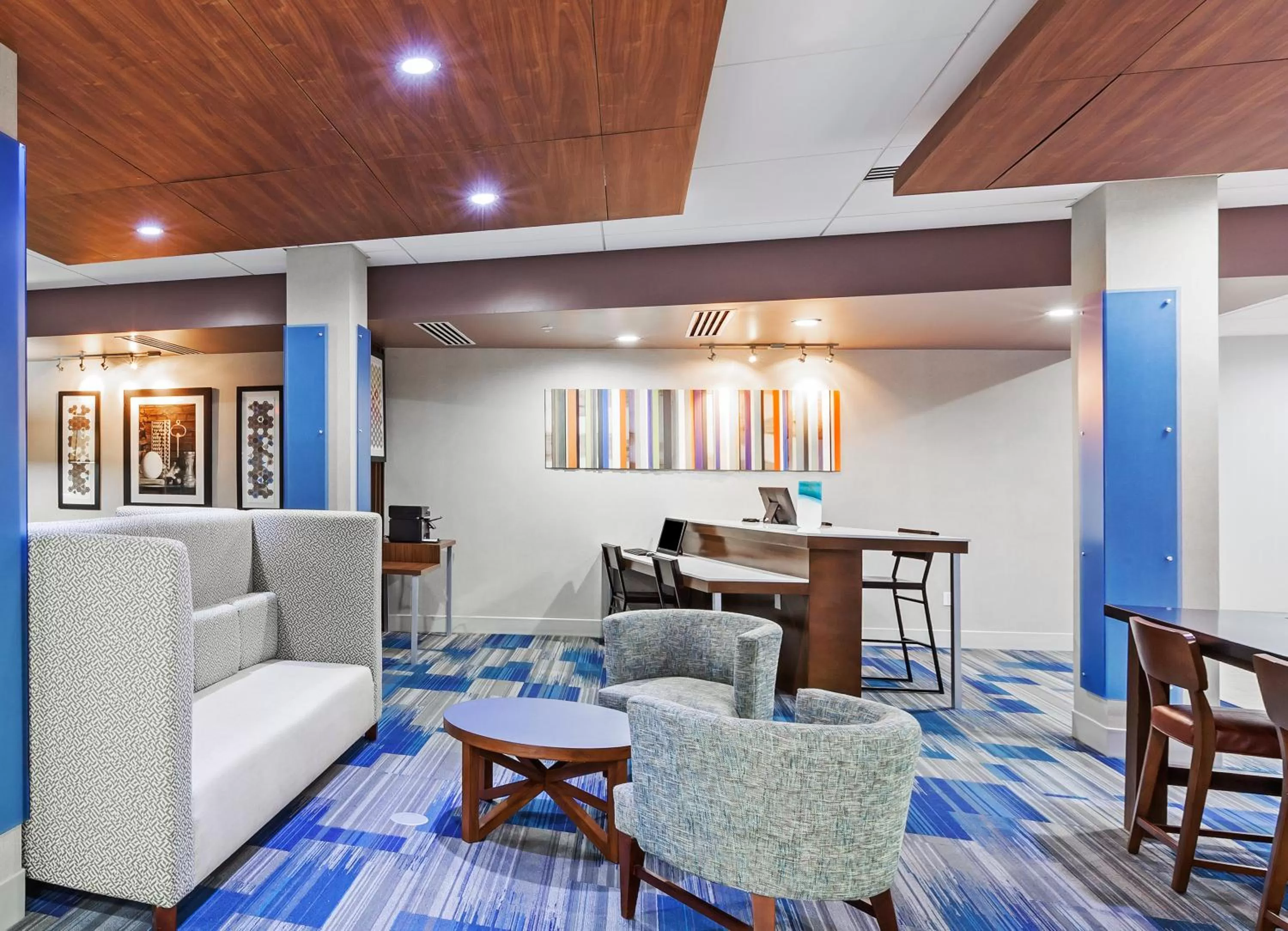 Property building in Holiday Inn Express & Suites Tulsa West - Sand Springs by IHG