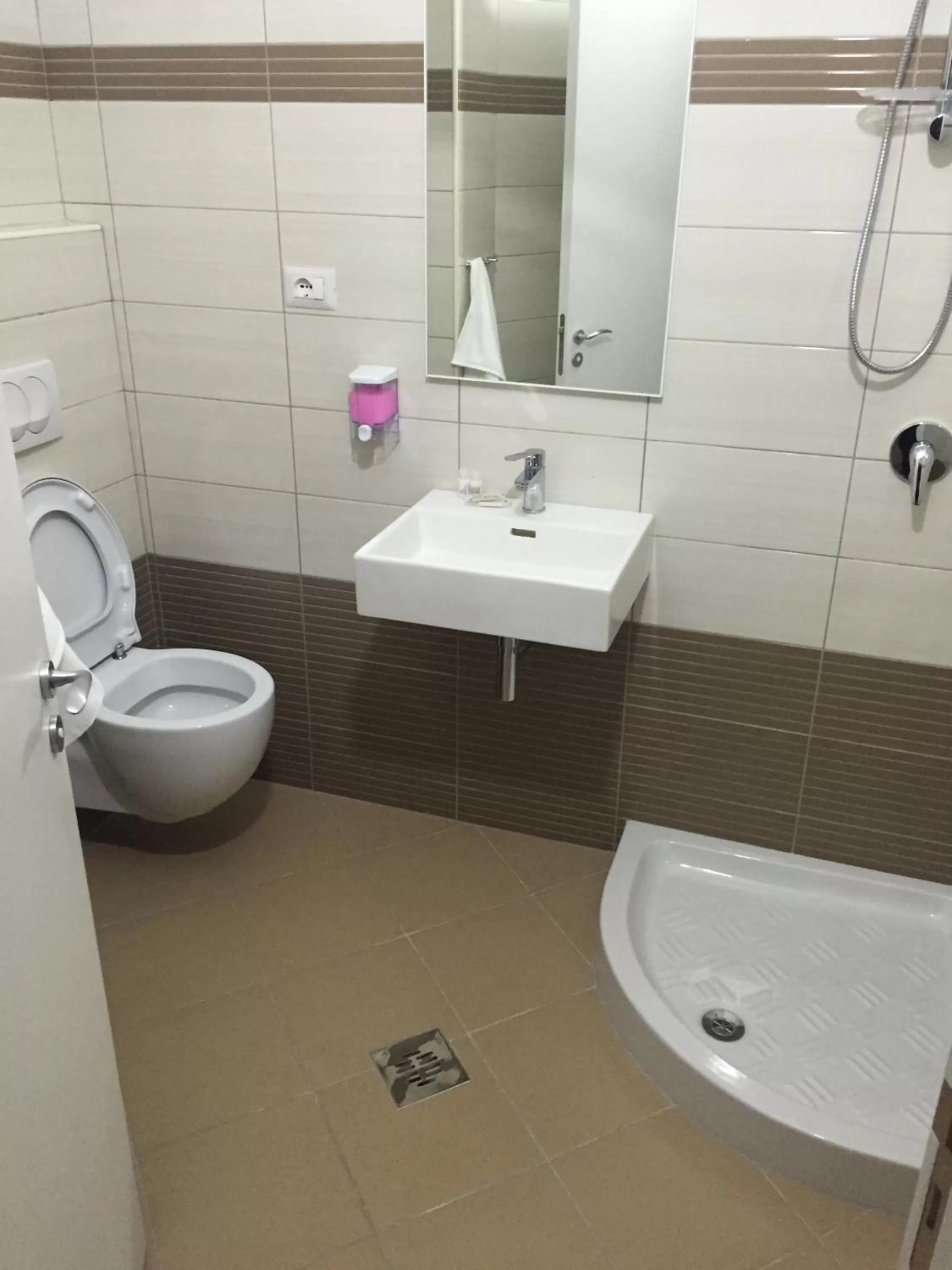 Bathroom in Fjortes Hotel