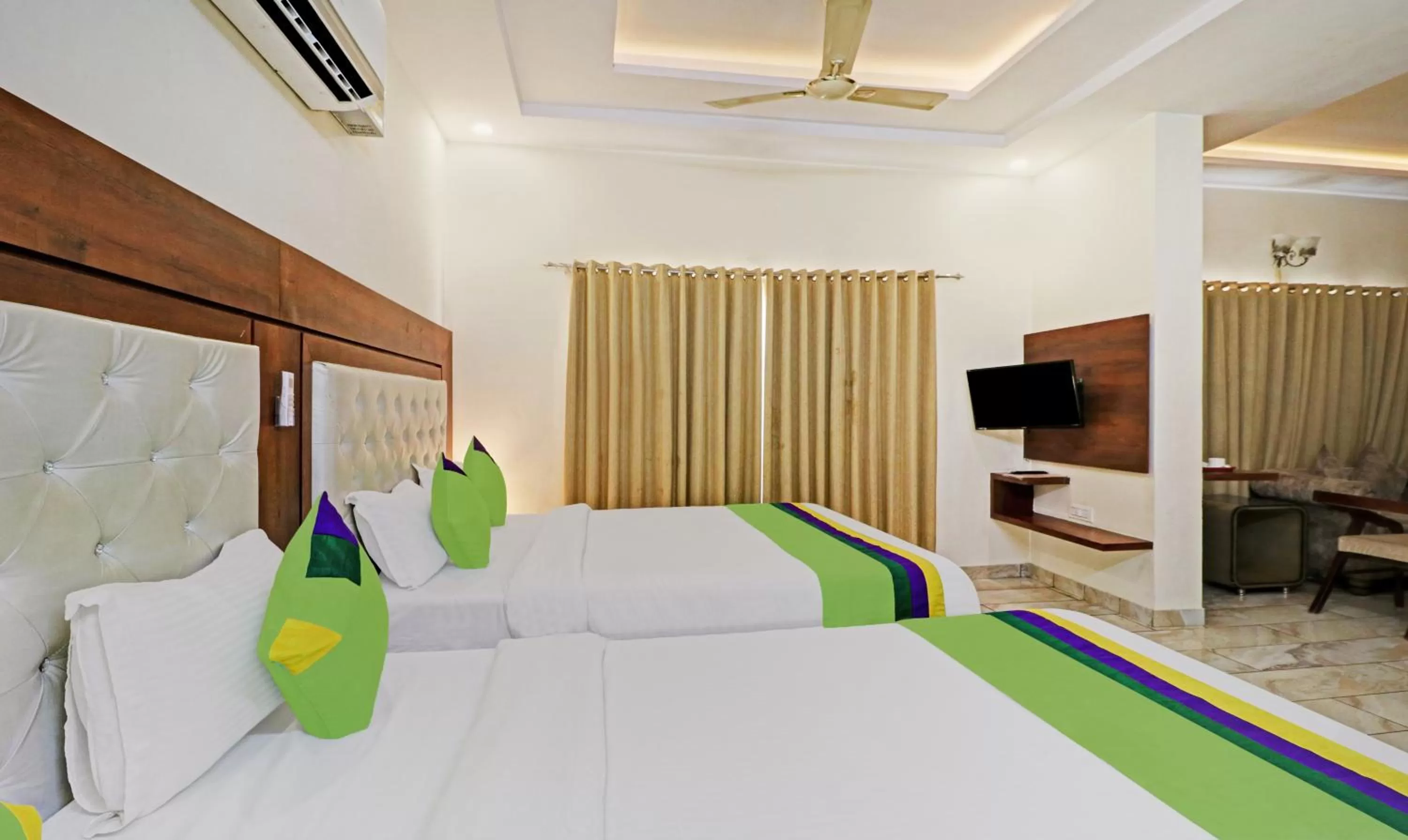 Bedroom, Bed in Treebo Magnum Chandigarh