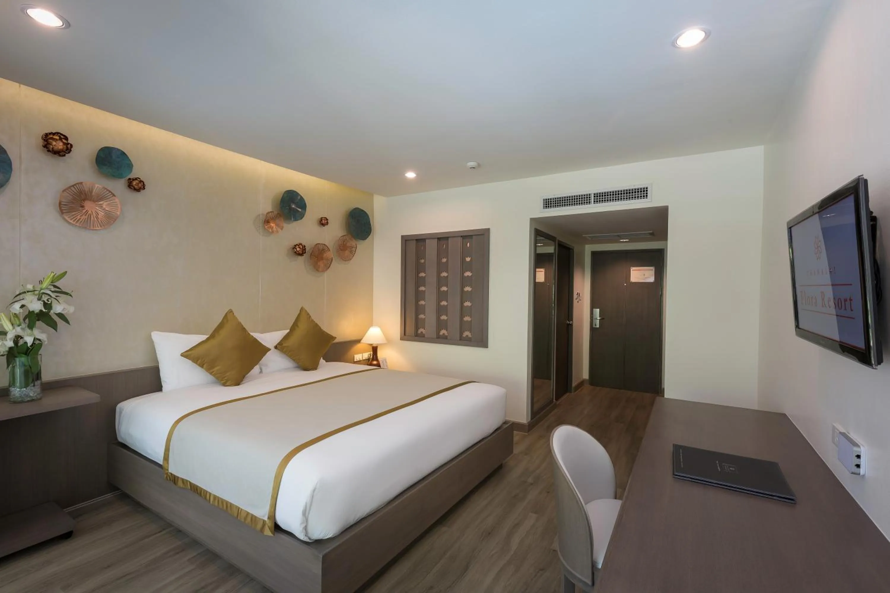 Photo of the whole room, Bed in Chanalai Flora Resort, Kata Beach