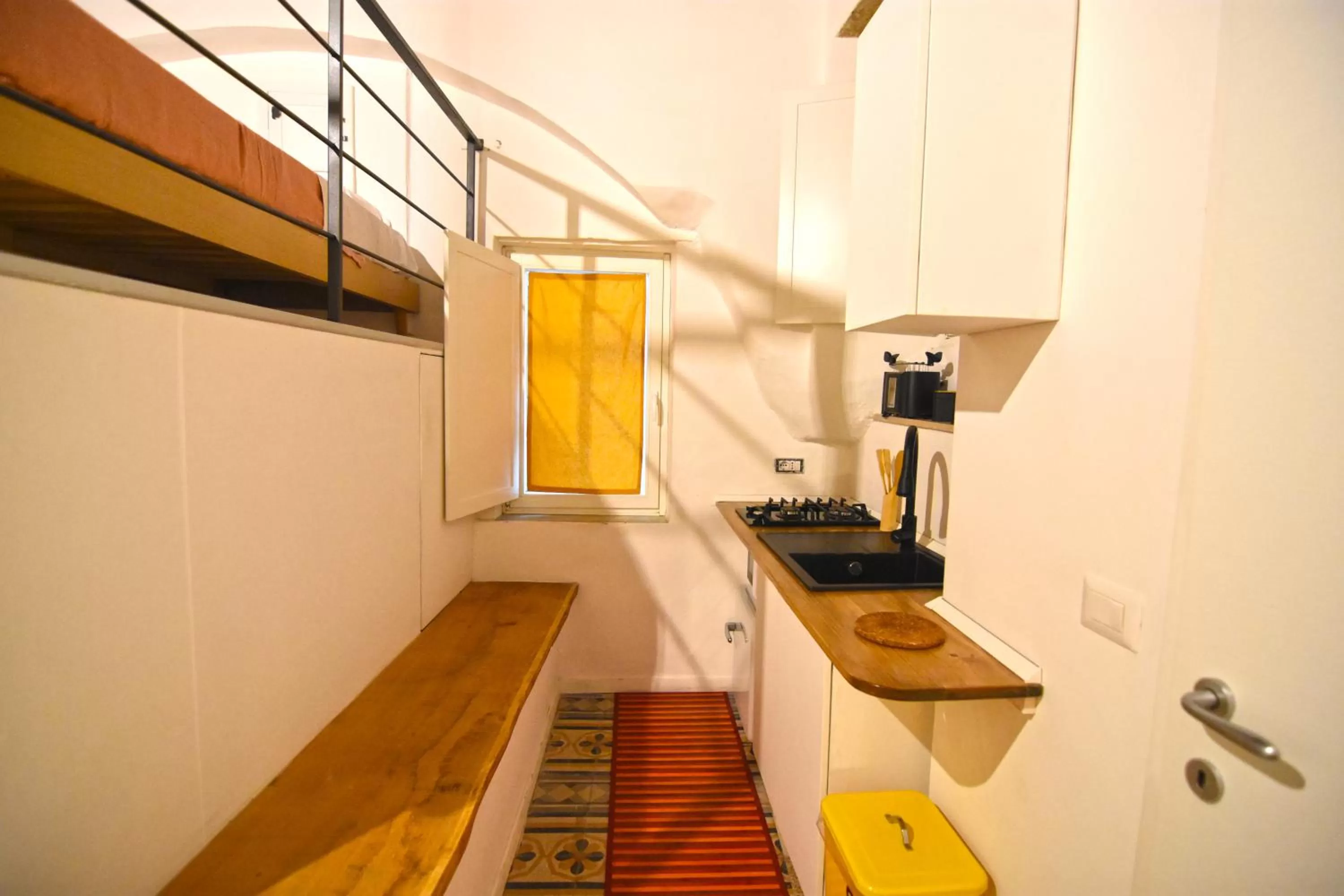 Kitchen or kitchenette, Kitchen/Kitchenette in La Dimora di Artemide B&B