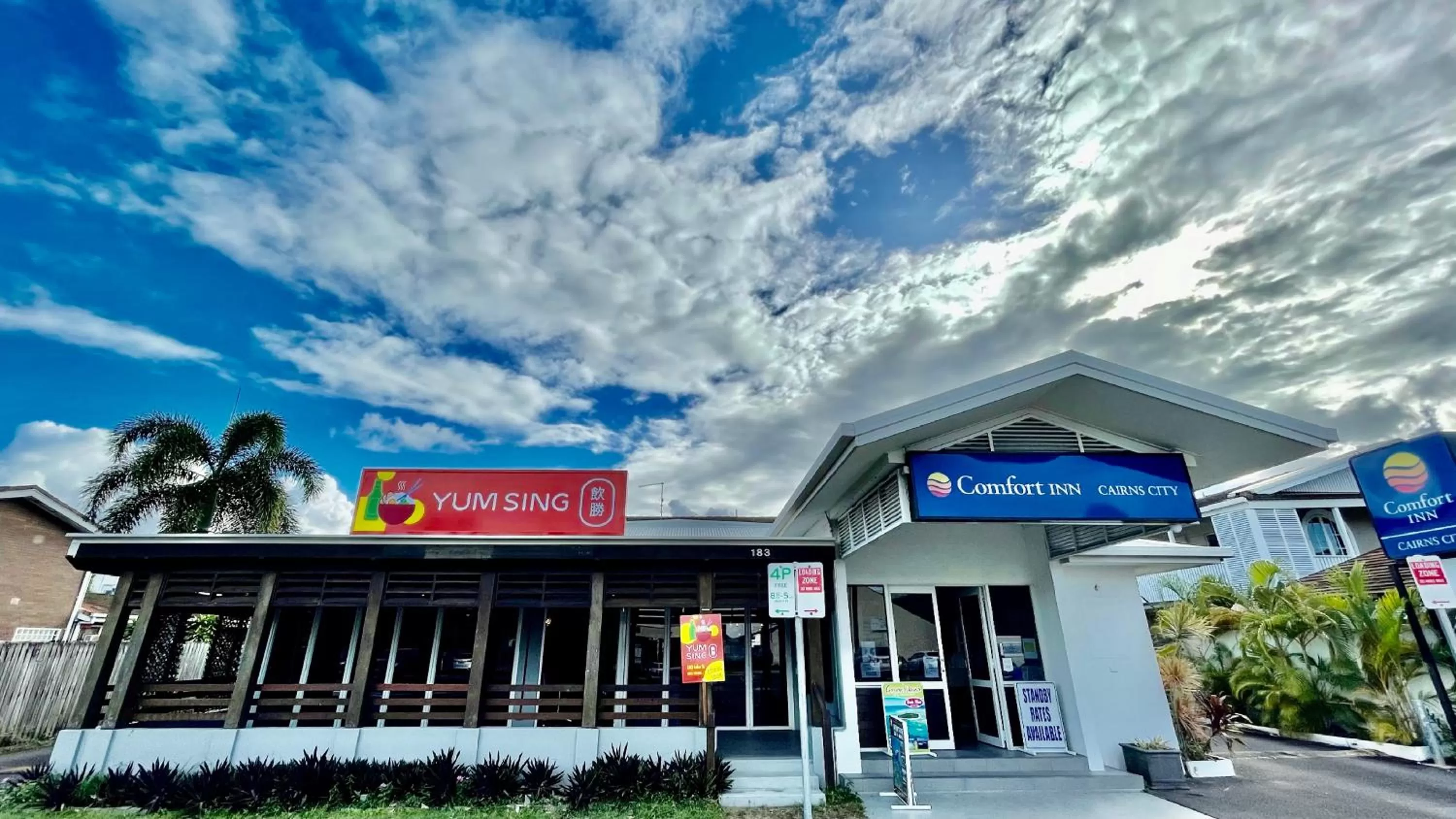 Property building in Comfort Inn Cairns City