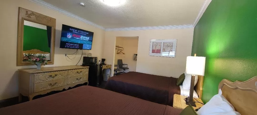 TV and multimedia, Bed in Lakeview Inn