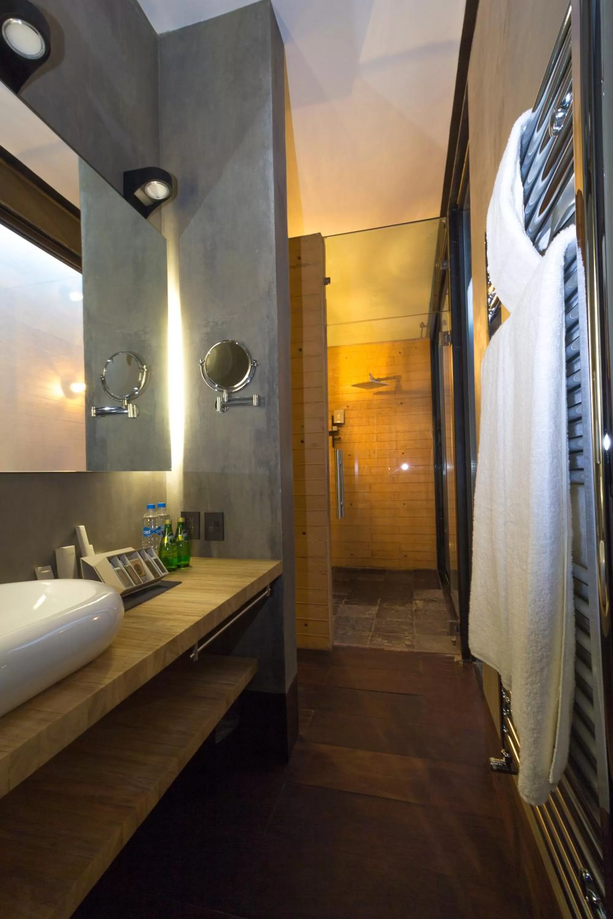 Bathroom in Uvence Arte + Hotel