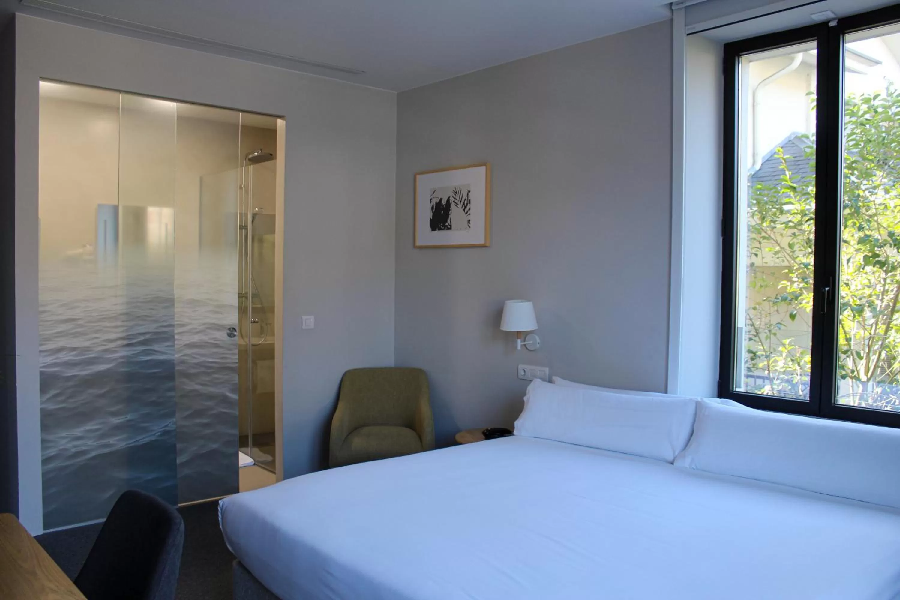 Shower, Bed in Bidaia Boutique Hotel