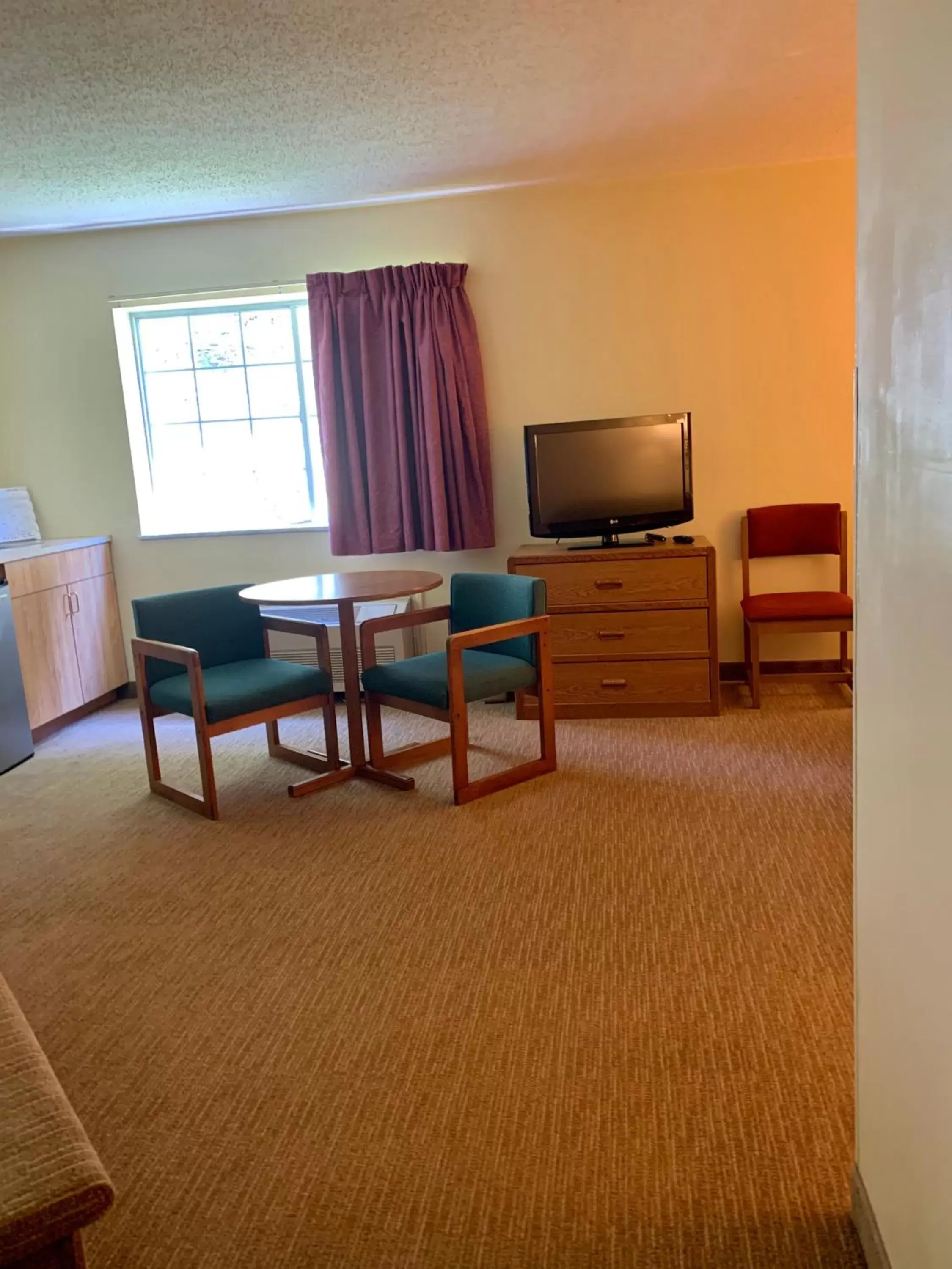 King Room - Handicap Accessible in Brookshire Inn King Room - Handicap Accessible in Brookshire Inn