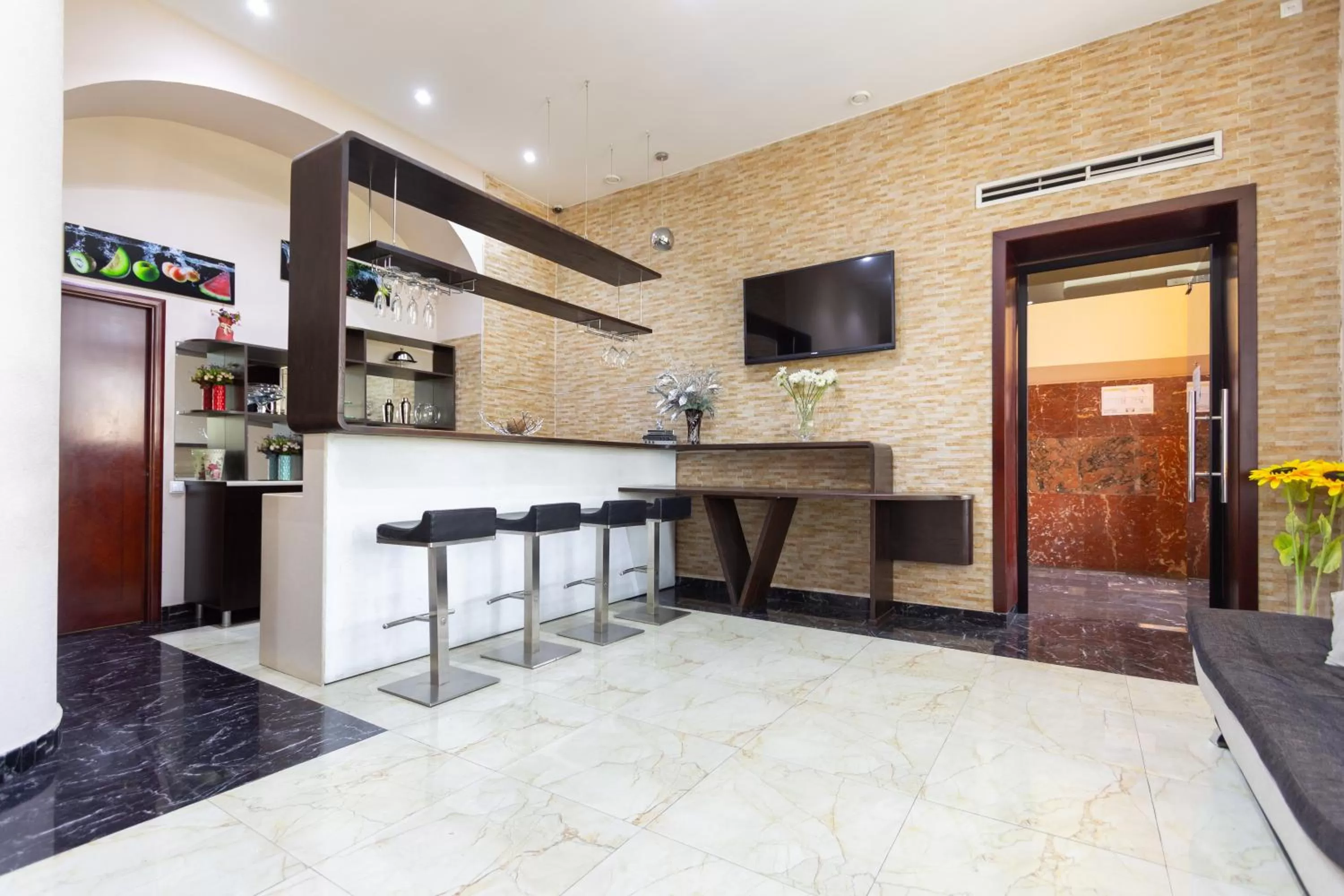 Restaurant/places to eat, Lobby/Reception in Margo Palace Hotel