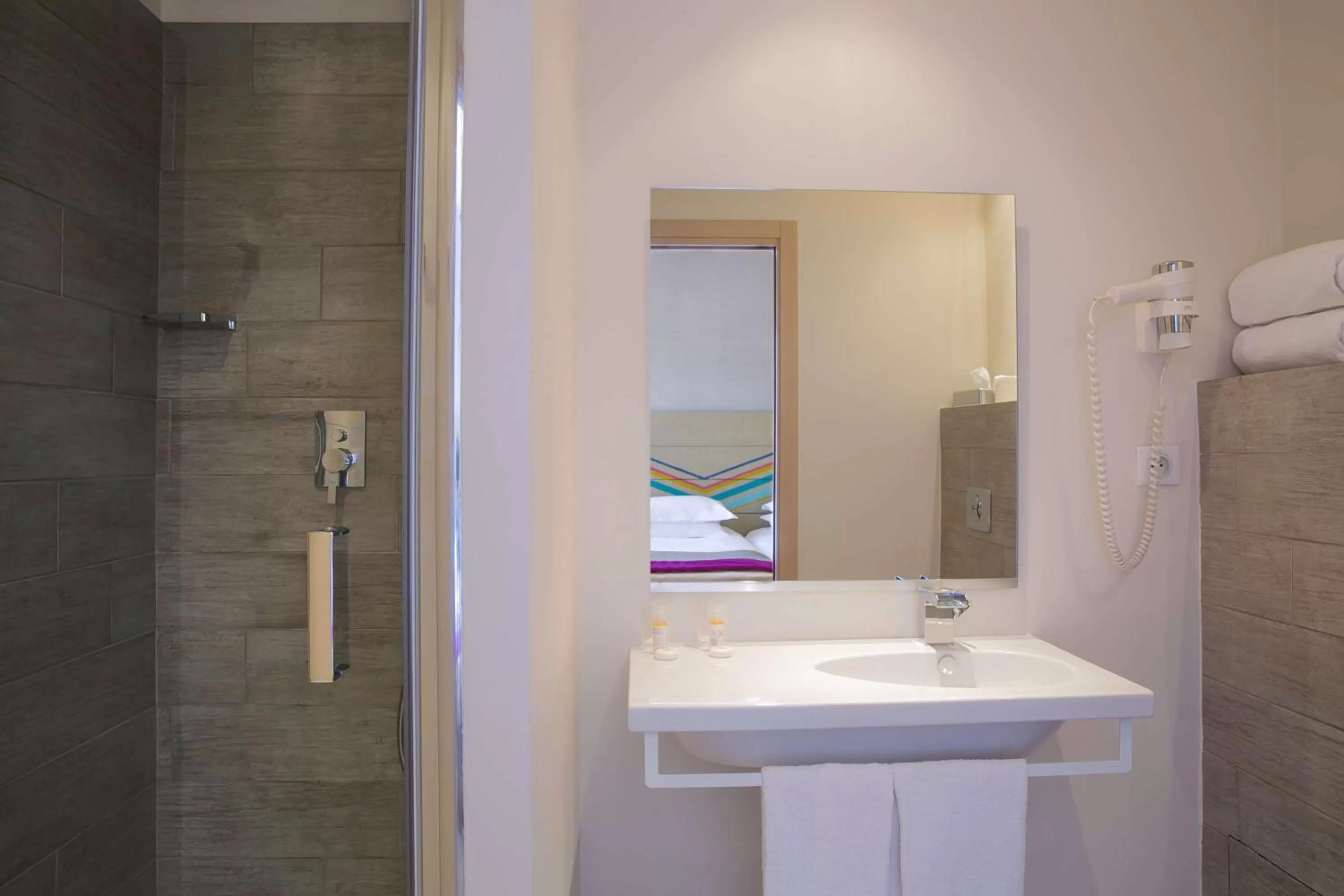 Photo of the whole room in Best Western Hotel du Roy d'Aragon