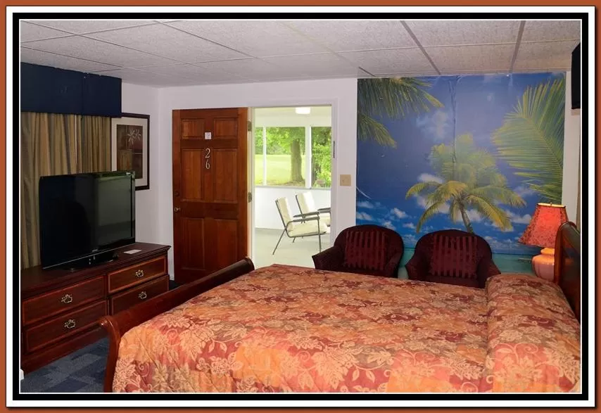 Bed in The Cardinal Inn