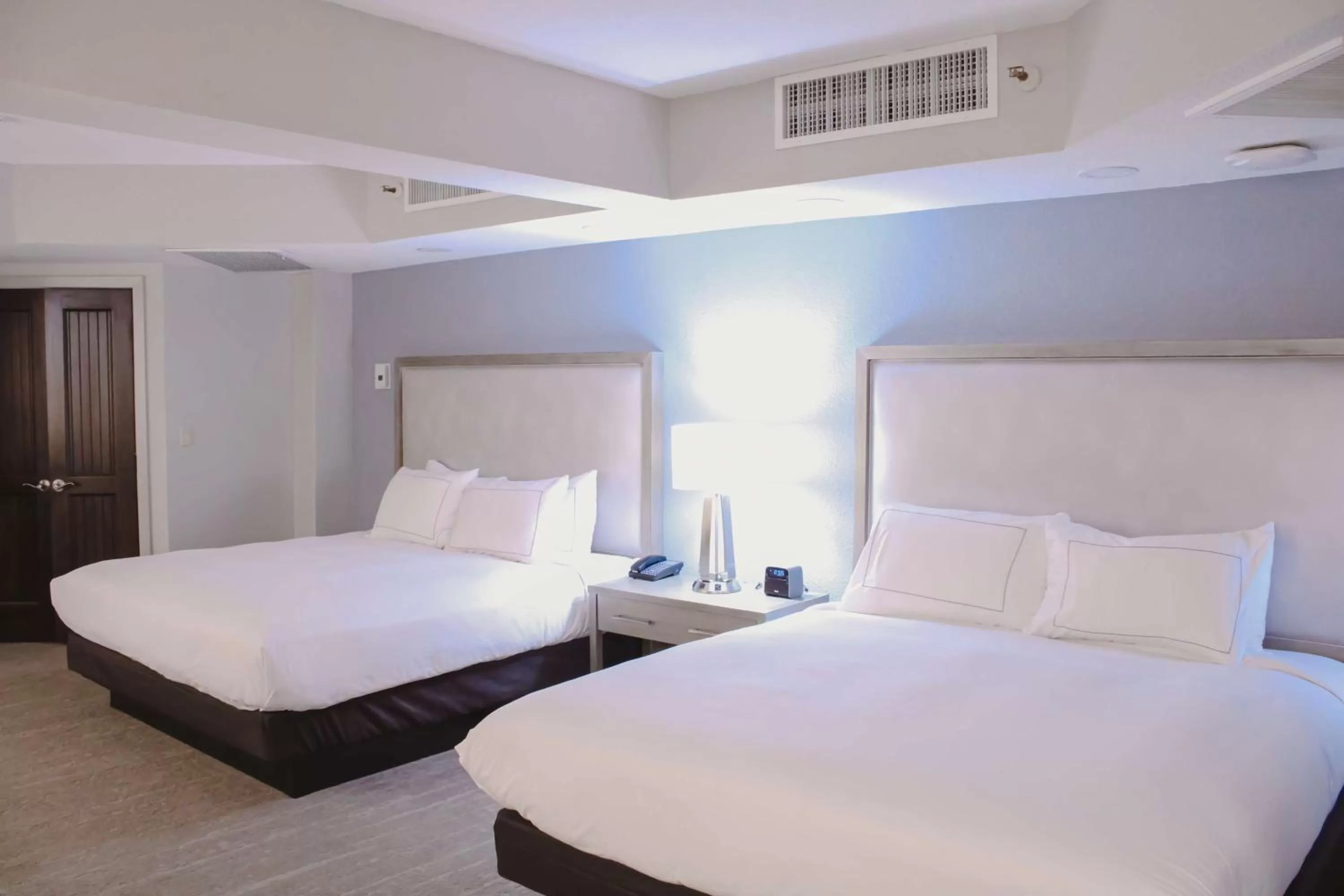 Bed in Doubletree by Hilton Phoenix Mesa