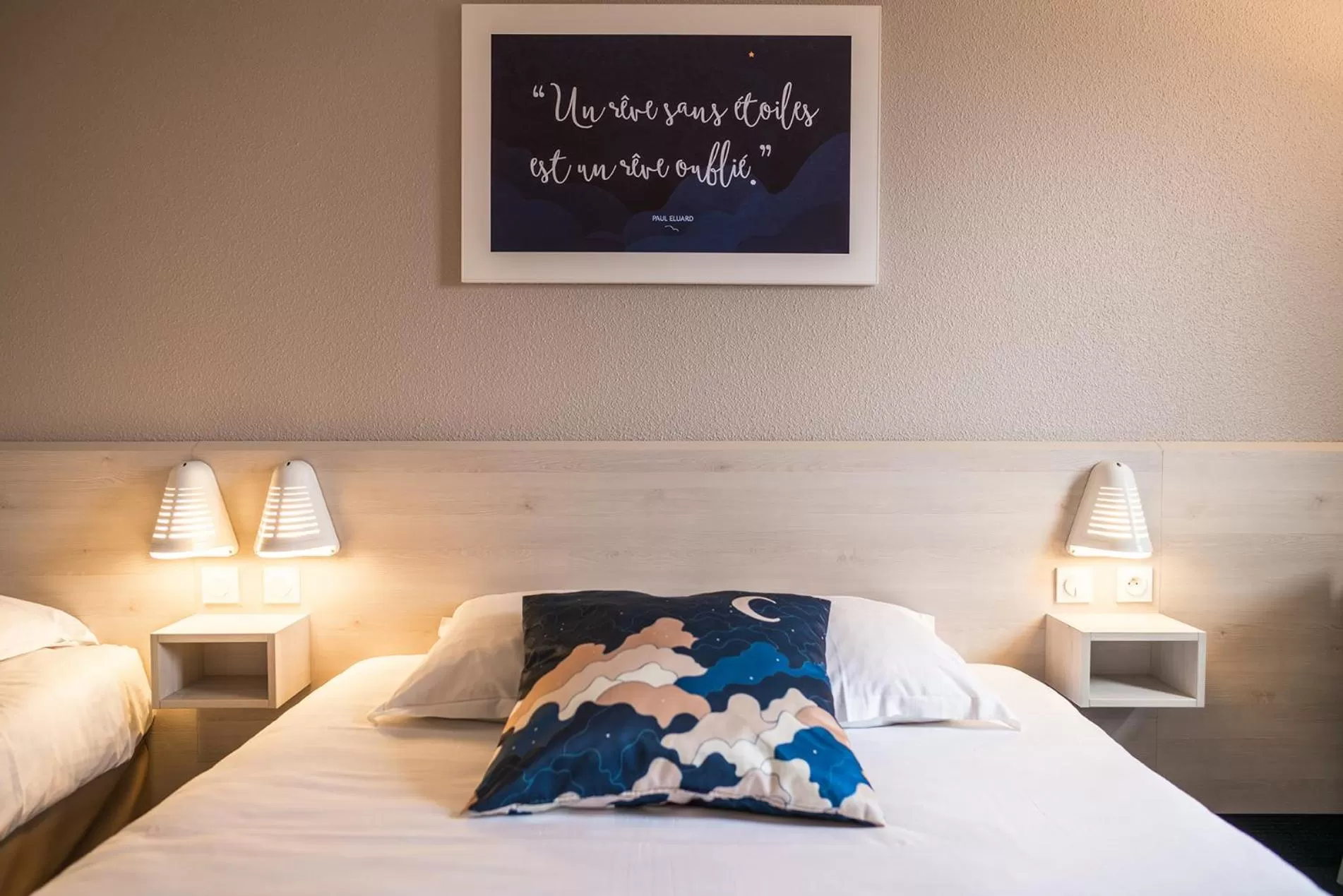 Bed in ACE Hôtel Lyon Vénissieux Parc des Expositions