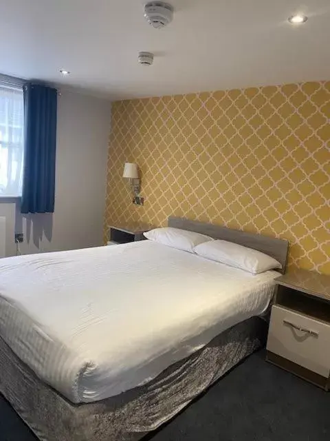 Deluxe Double Room in Beaufort Park Hotel Deluxe Double Room in Beaufort Park Hotel