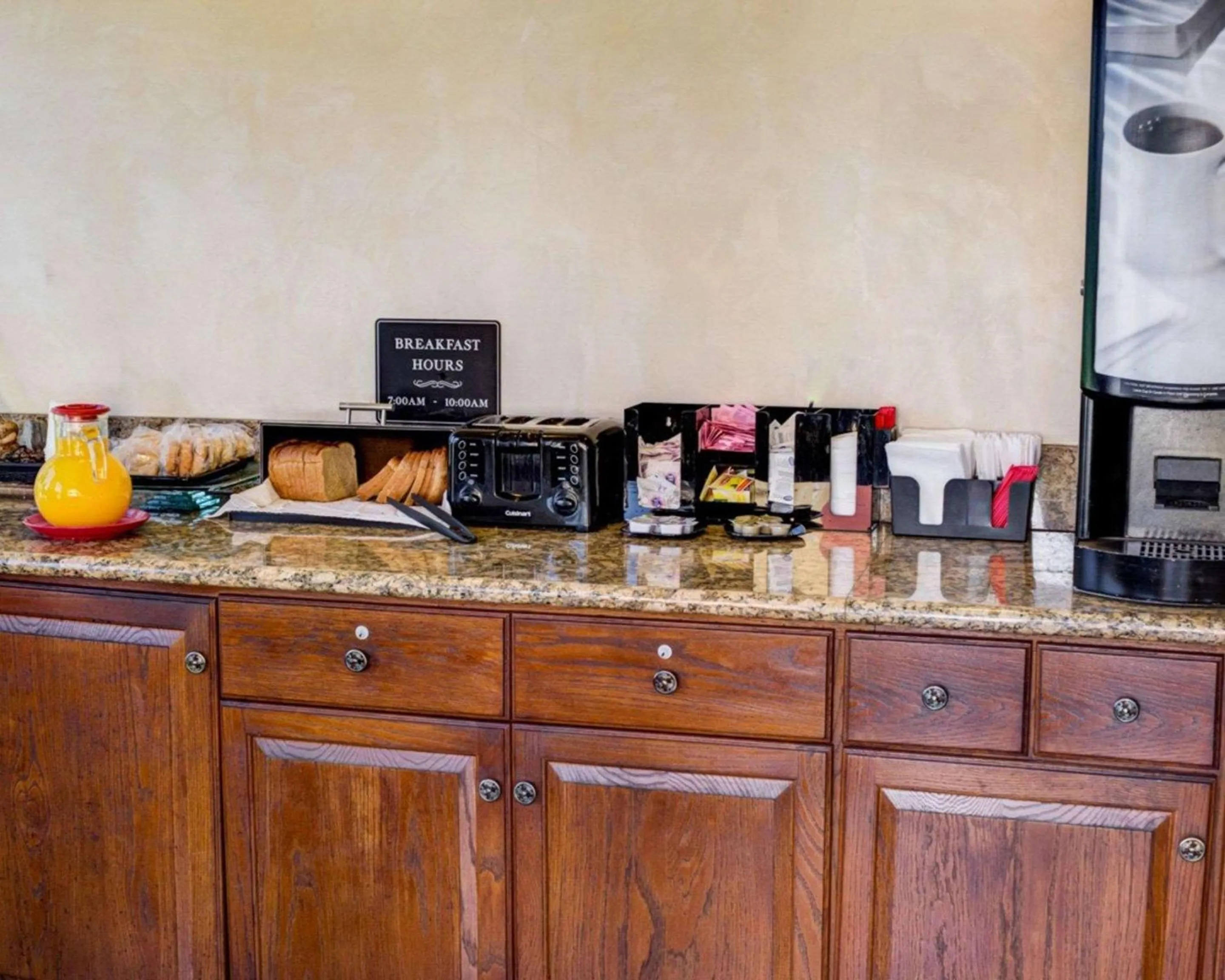 Restaurant/places to eat in Rodeway Inn near Venice Beach