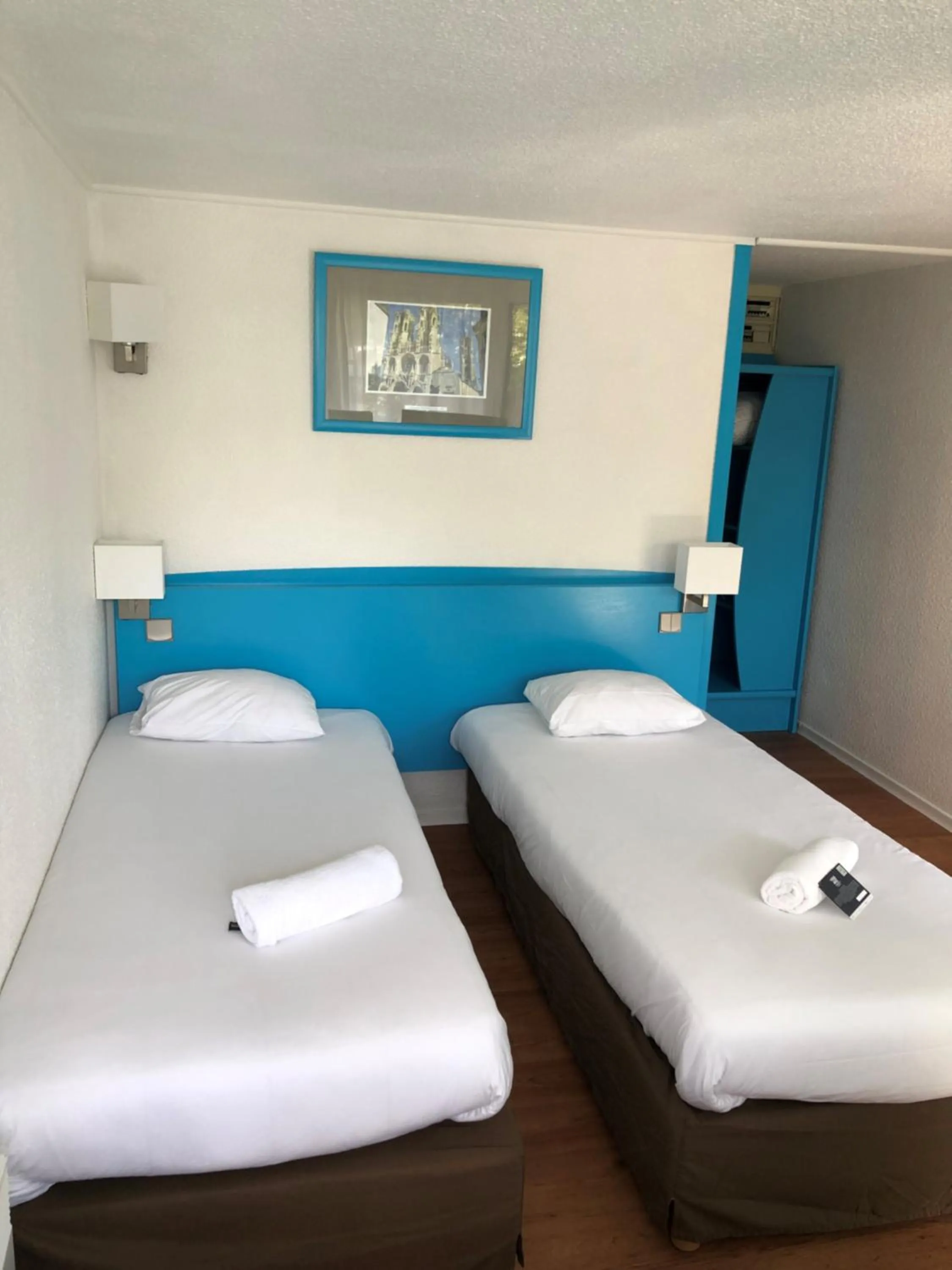 Property building, Bed in Campanile Laon