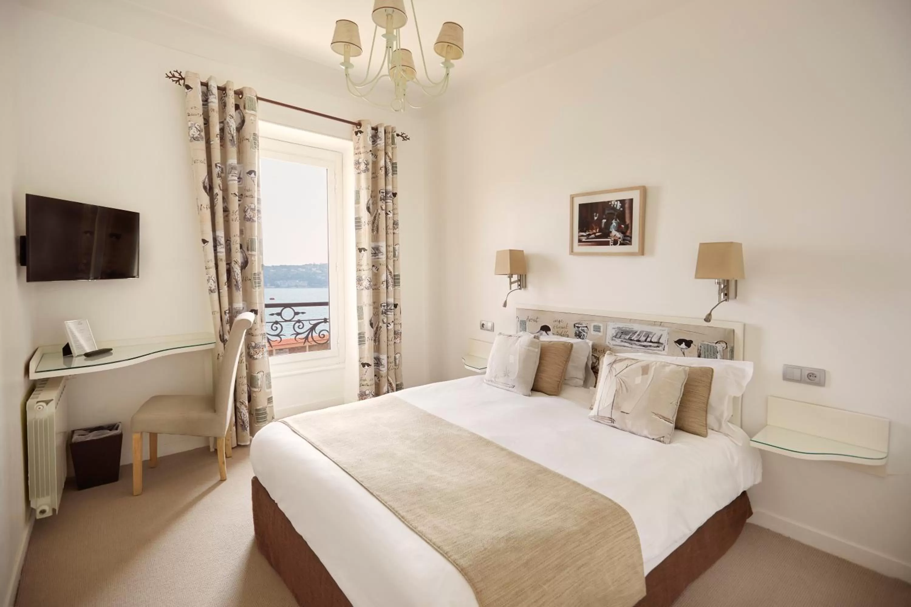 Decorative detail, Bed in Welcome Hotel