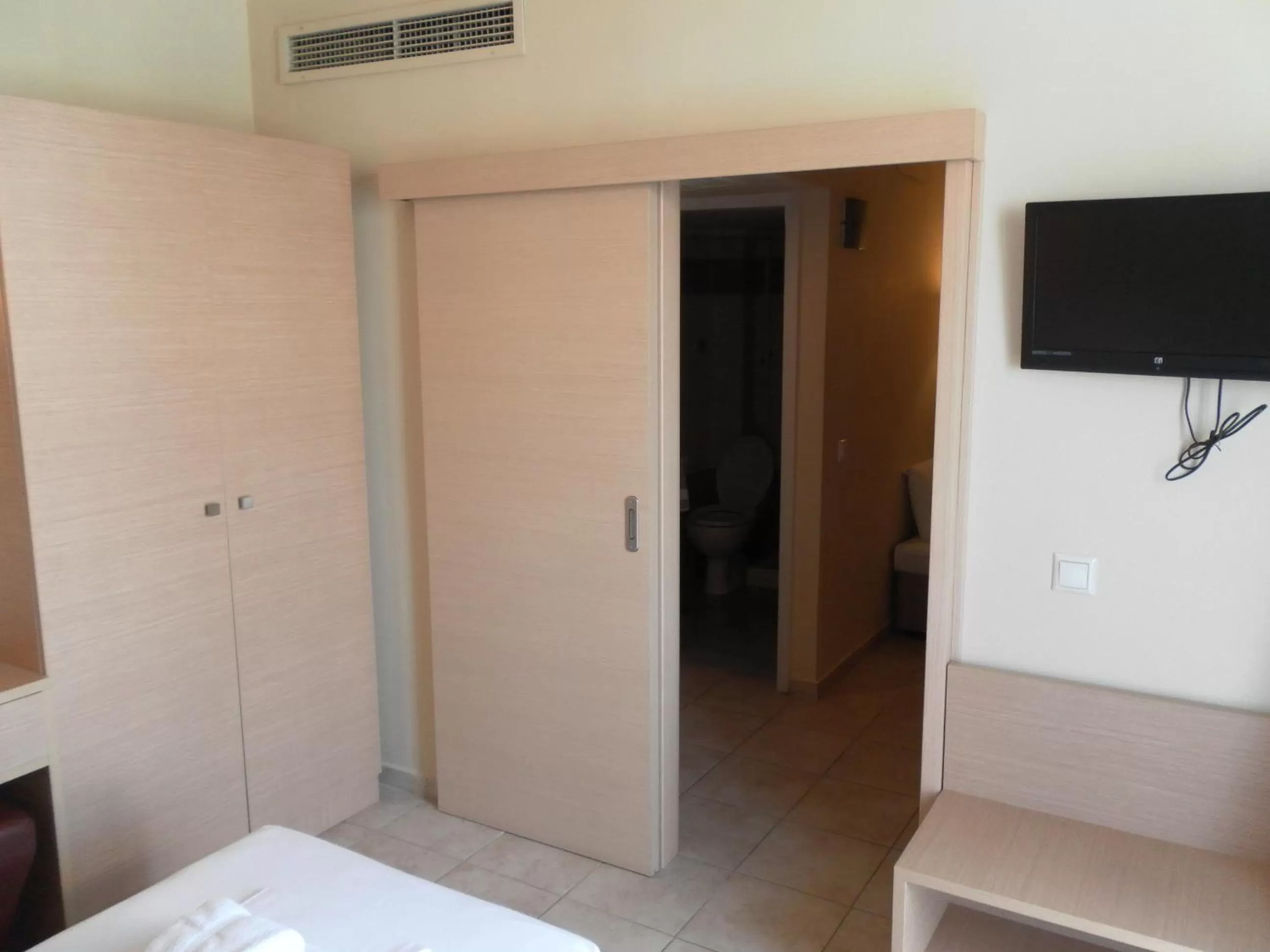 Bedroom, TV/Entertainment Center in Esperia