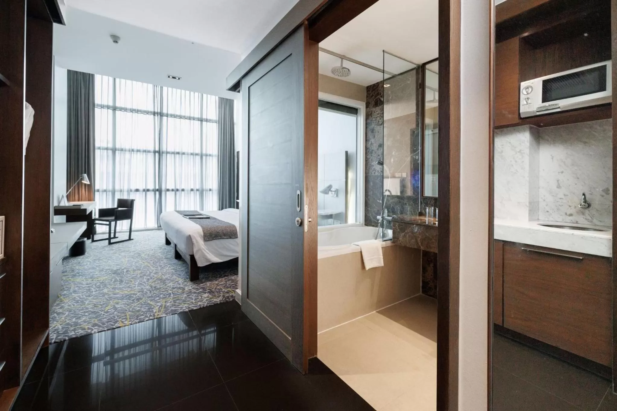 Bathroom, Bed in S31 Sukhumvit Hotel