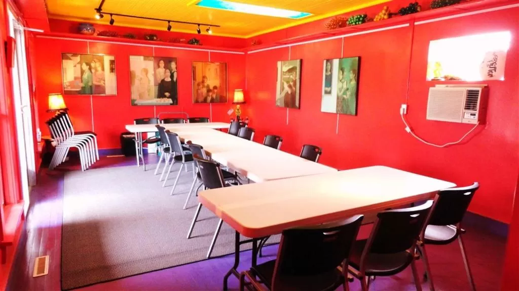 Restaurant/Places to Eat in Pelican Spa