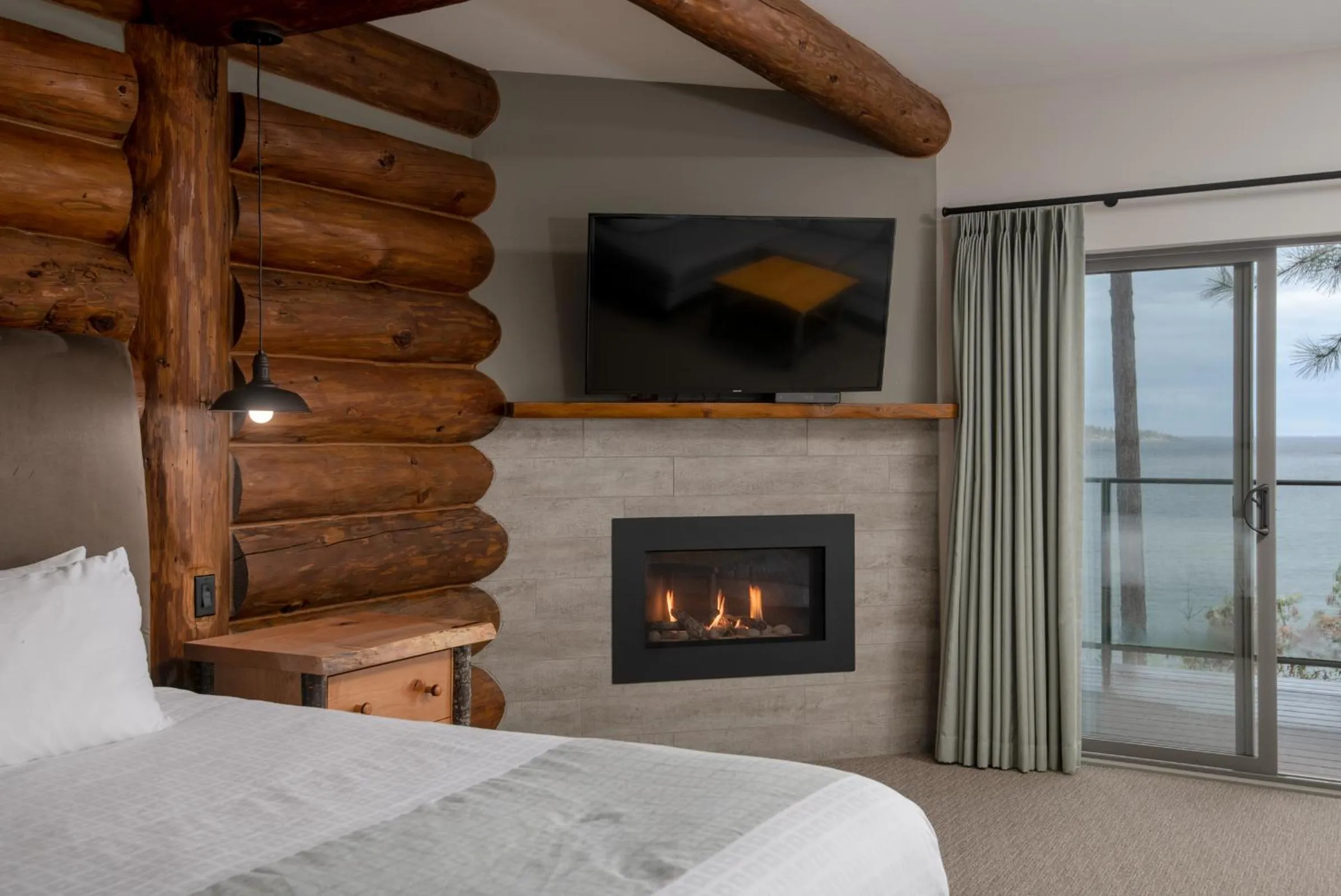 Sea view, Bed in Tigh-Na-Mara Seaside Spa Resort