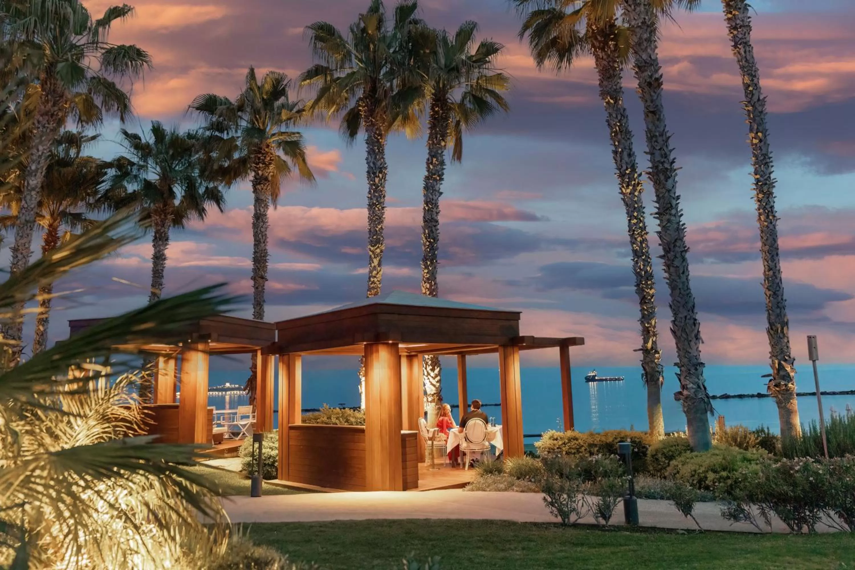 Restaurant/places to eat in Parklane, a Luxury Collection Resort & Spa, Limassol