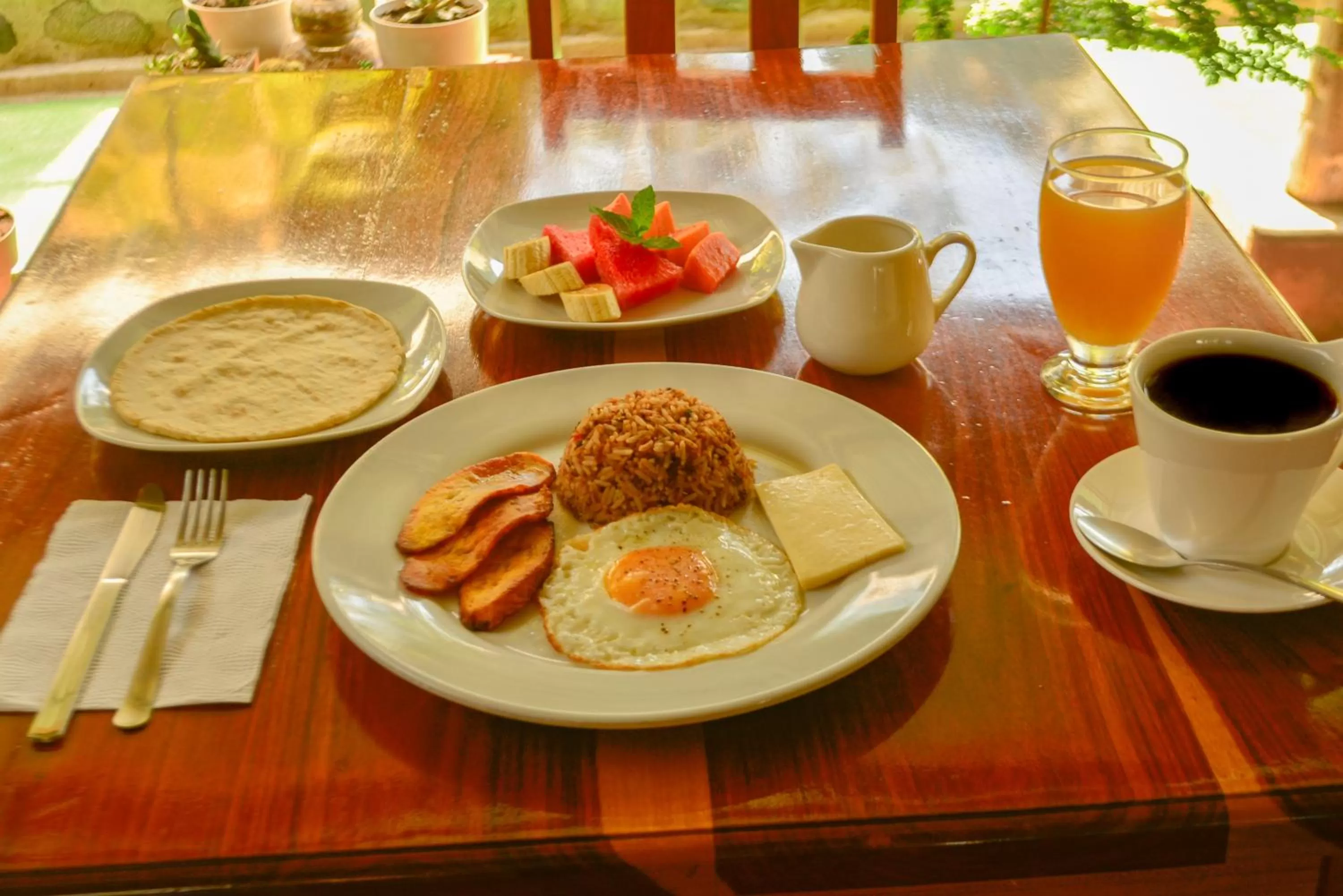 Breakfast in Cabañas Green House