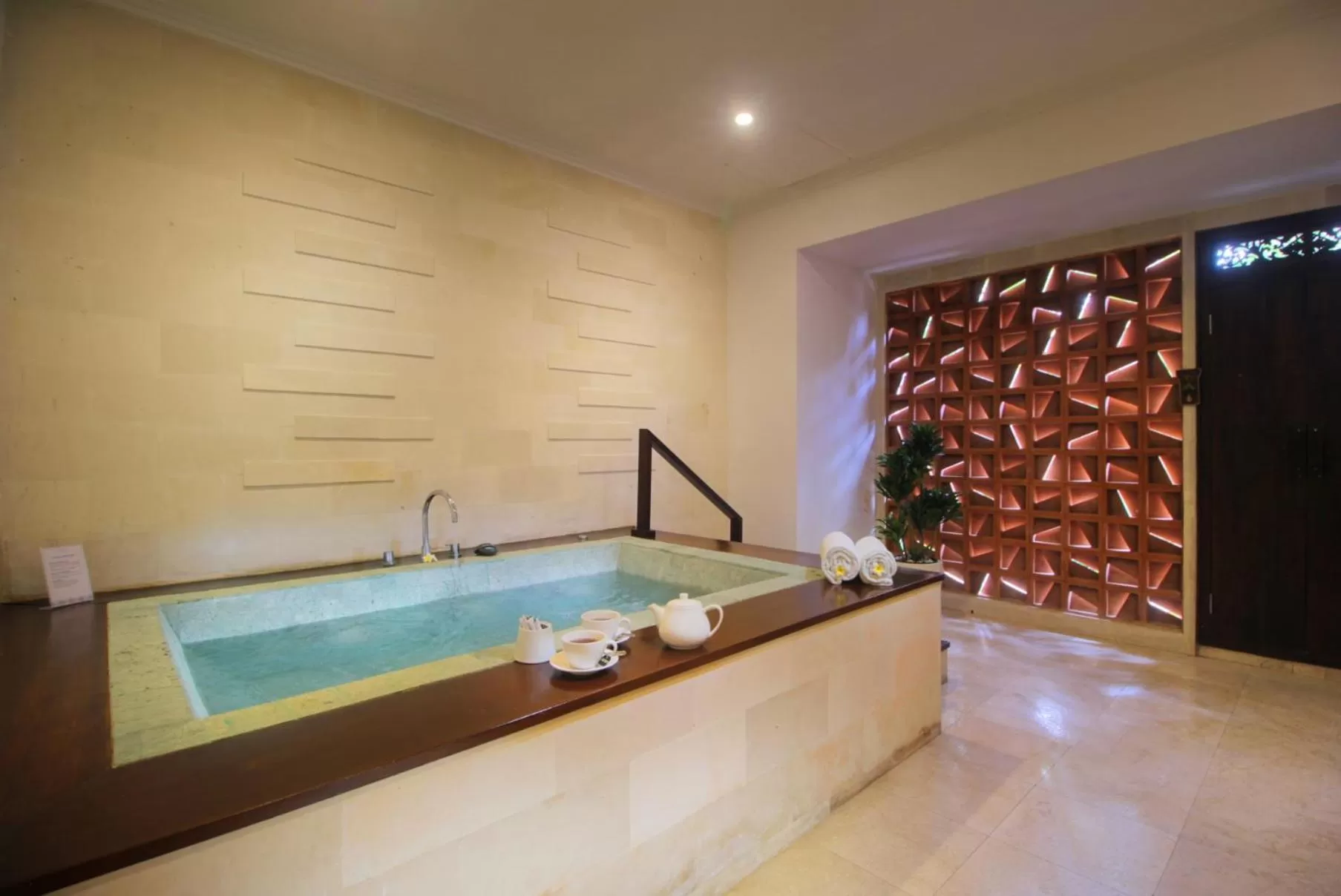 Hot Tub in Sagara Villas and Suites Sanur by AHM