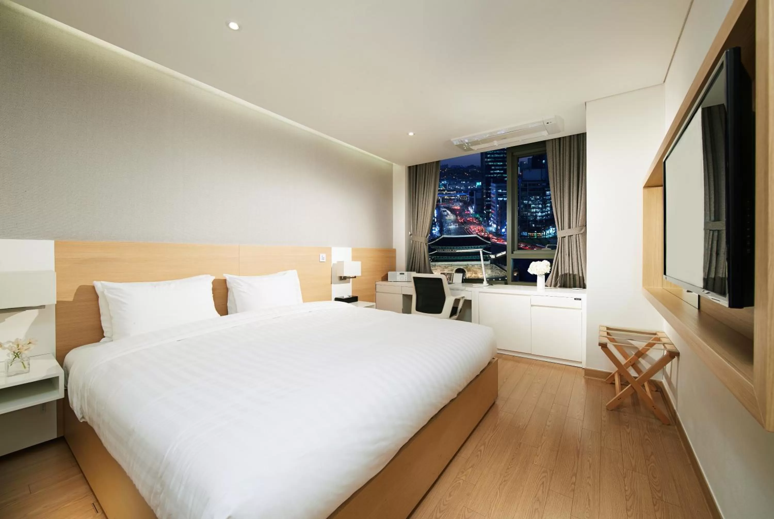 Bedroom, Bed in Fraser Place Namdaemun Seoul