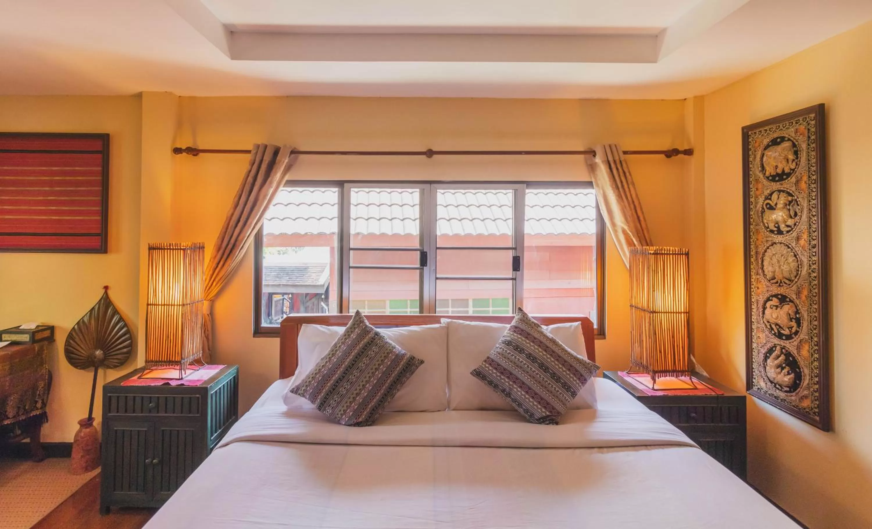 Photo of the whole room, Bed in Joy's House & Tour