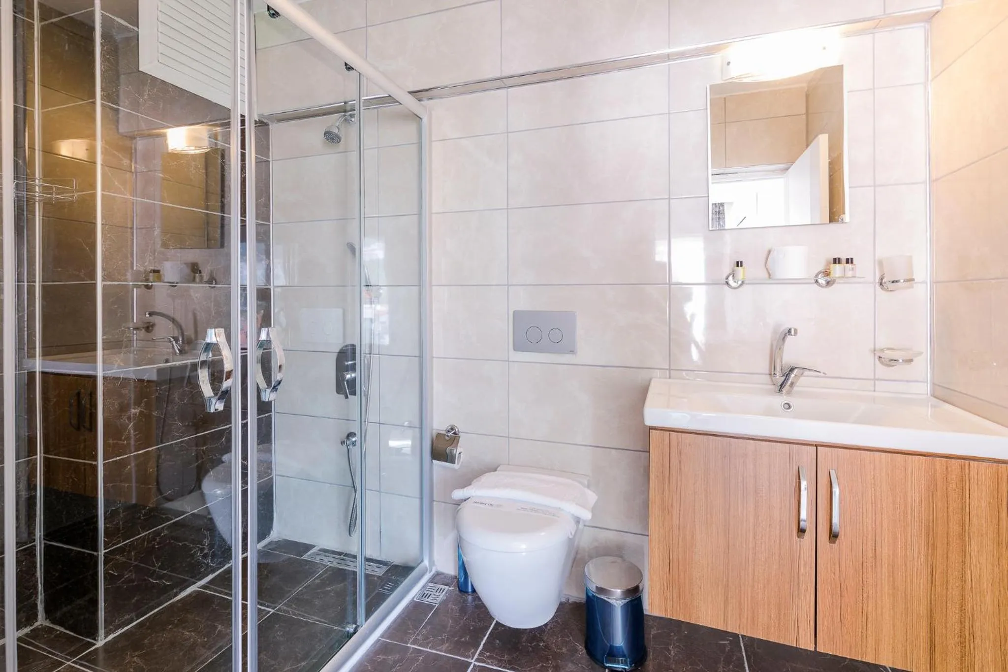 Shower in Ekici Hotel