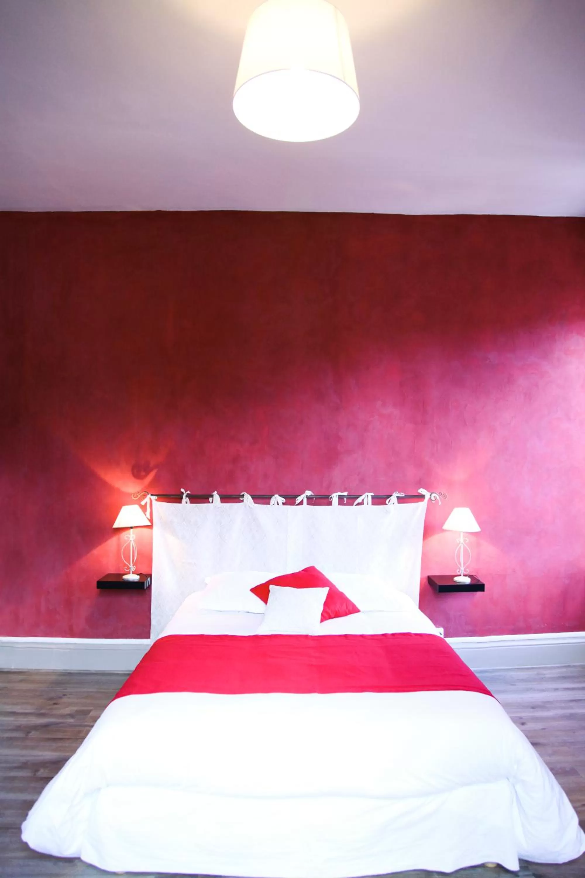 Photo of the whole room, Bed in Hôtel du Midi