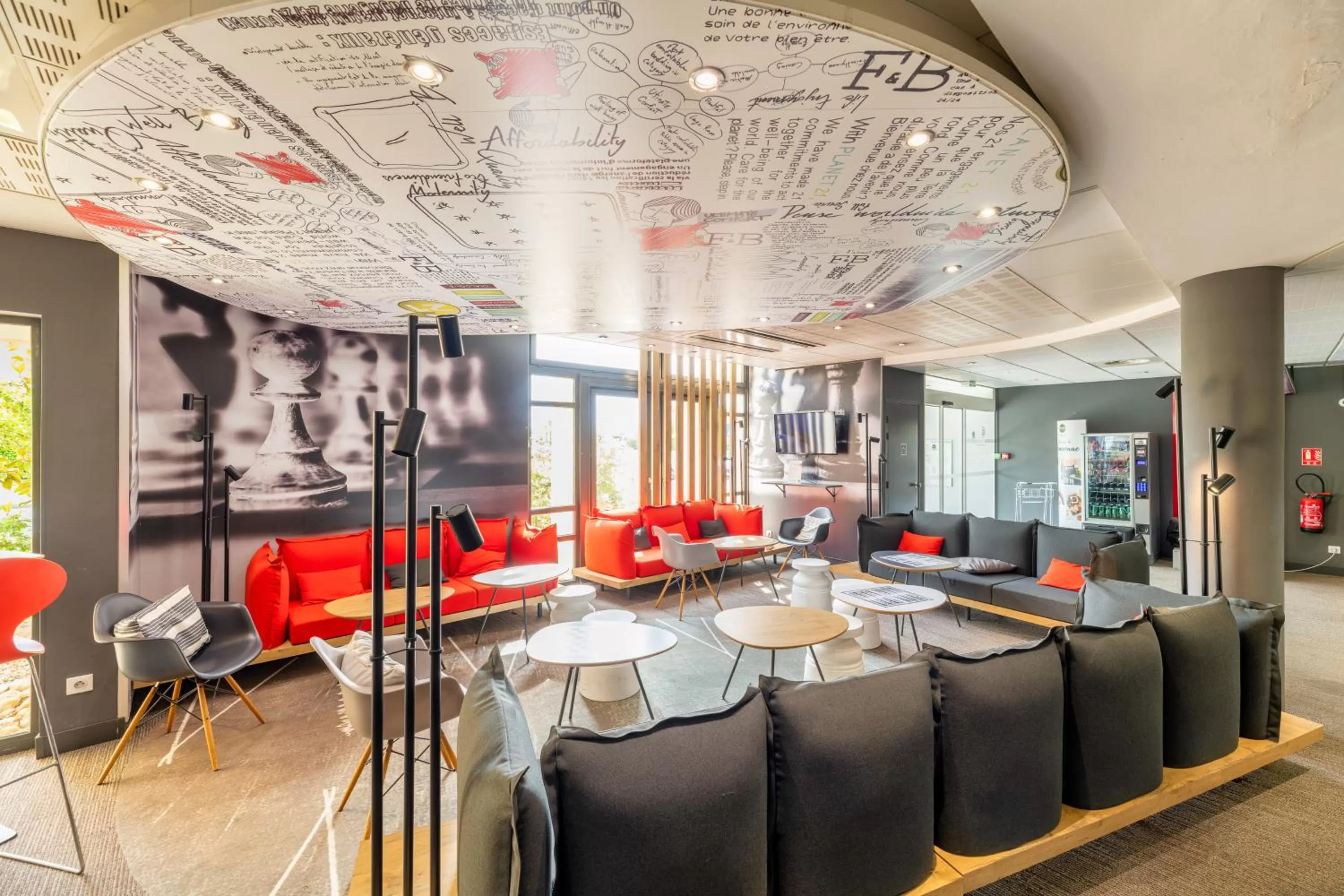 Lobby or reception in B&B HOTEL Lyon Eurexpo Bron