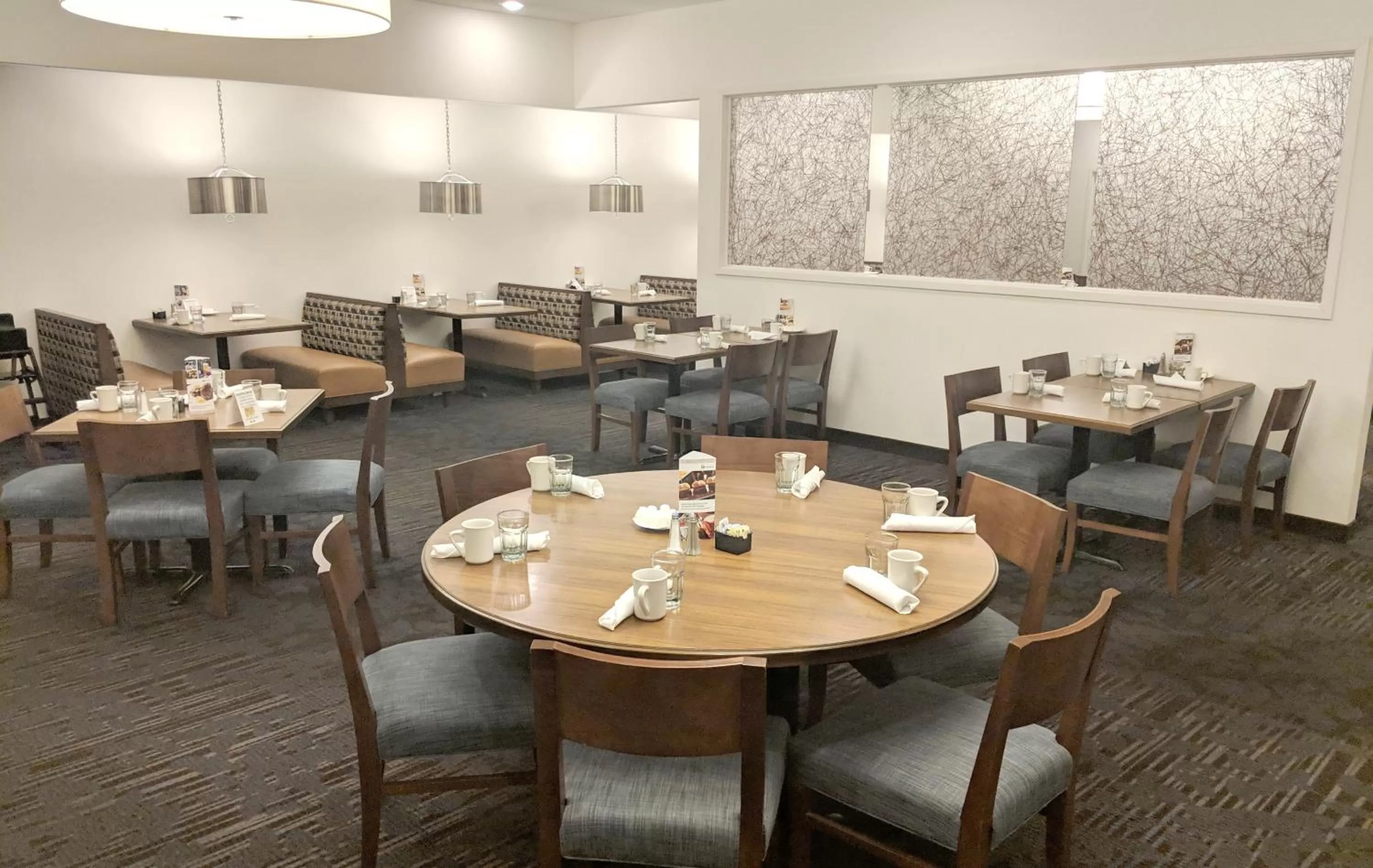 Restaurant/places to eat in Clarion Inn Elmira-Horseheads