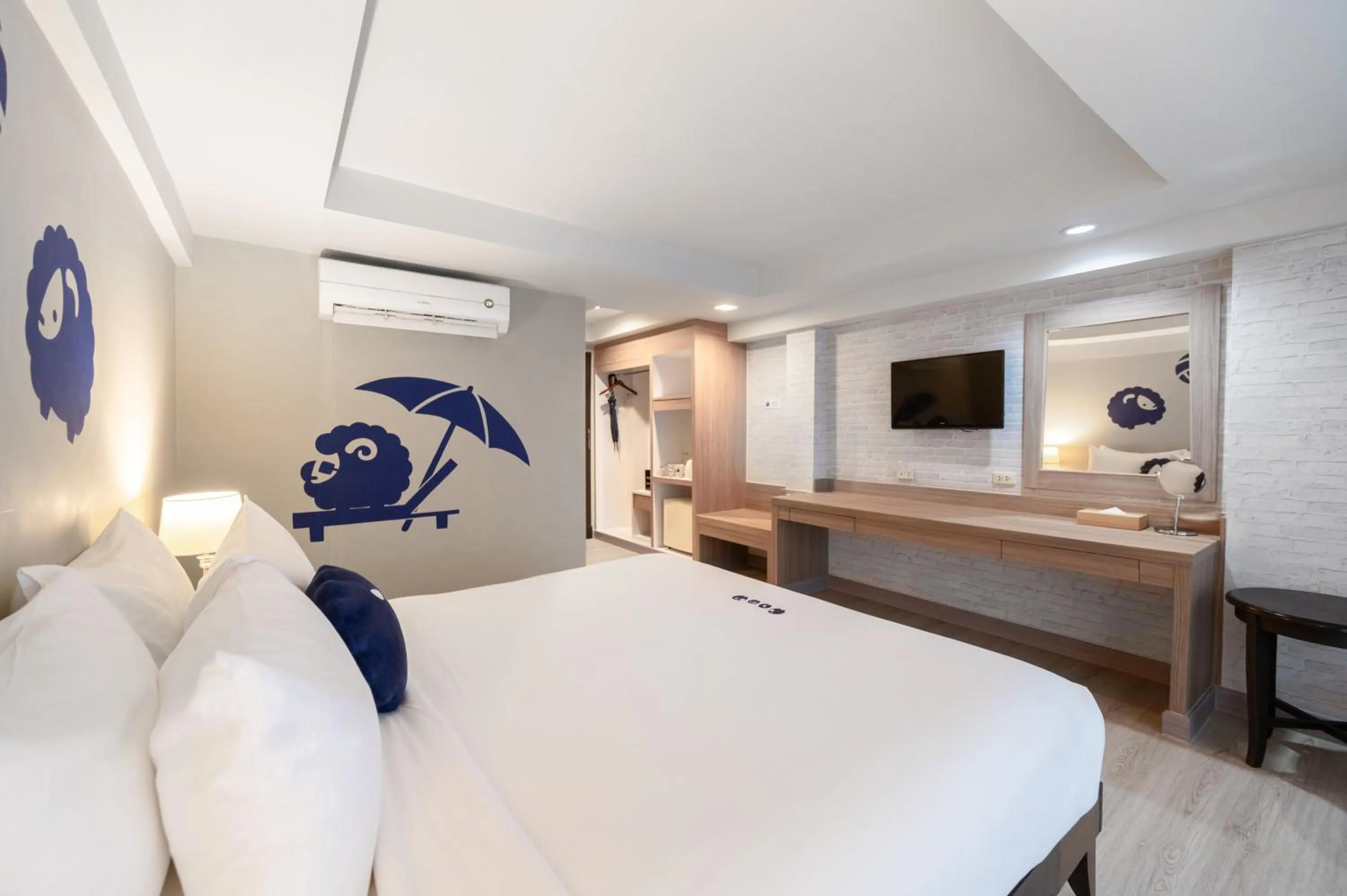Bed in Kokotel Phuket Patong