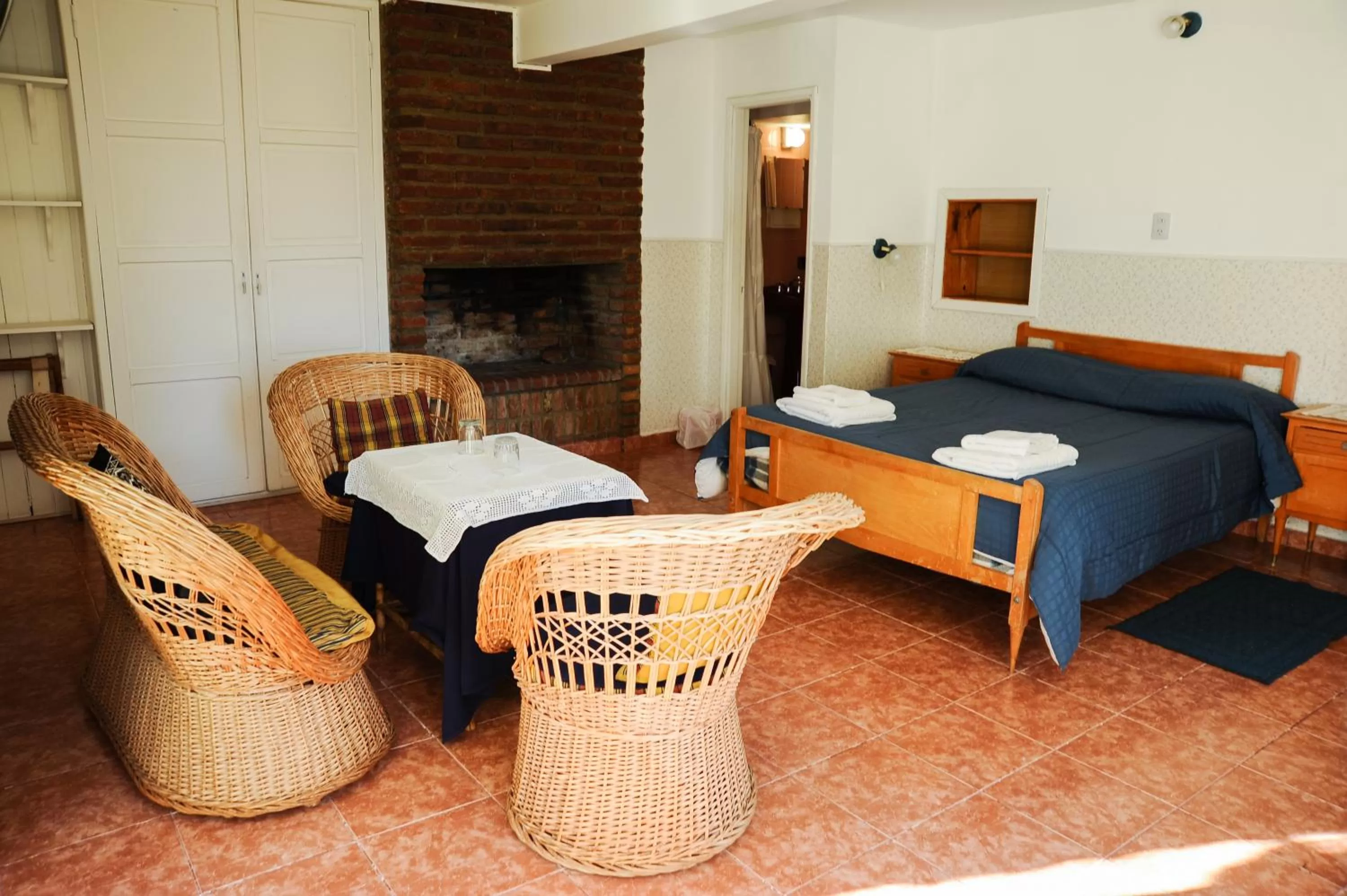 Photo of the whole room, Bed in Hostería Chimehuin
