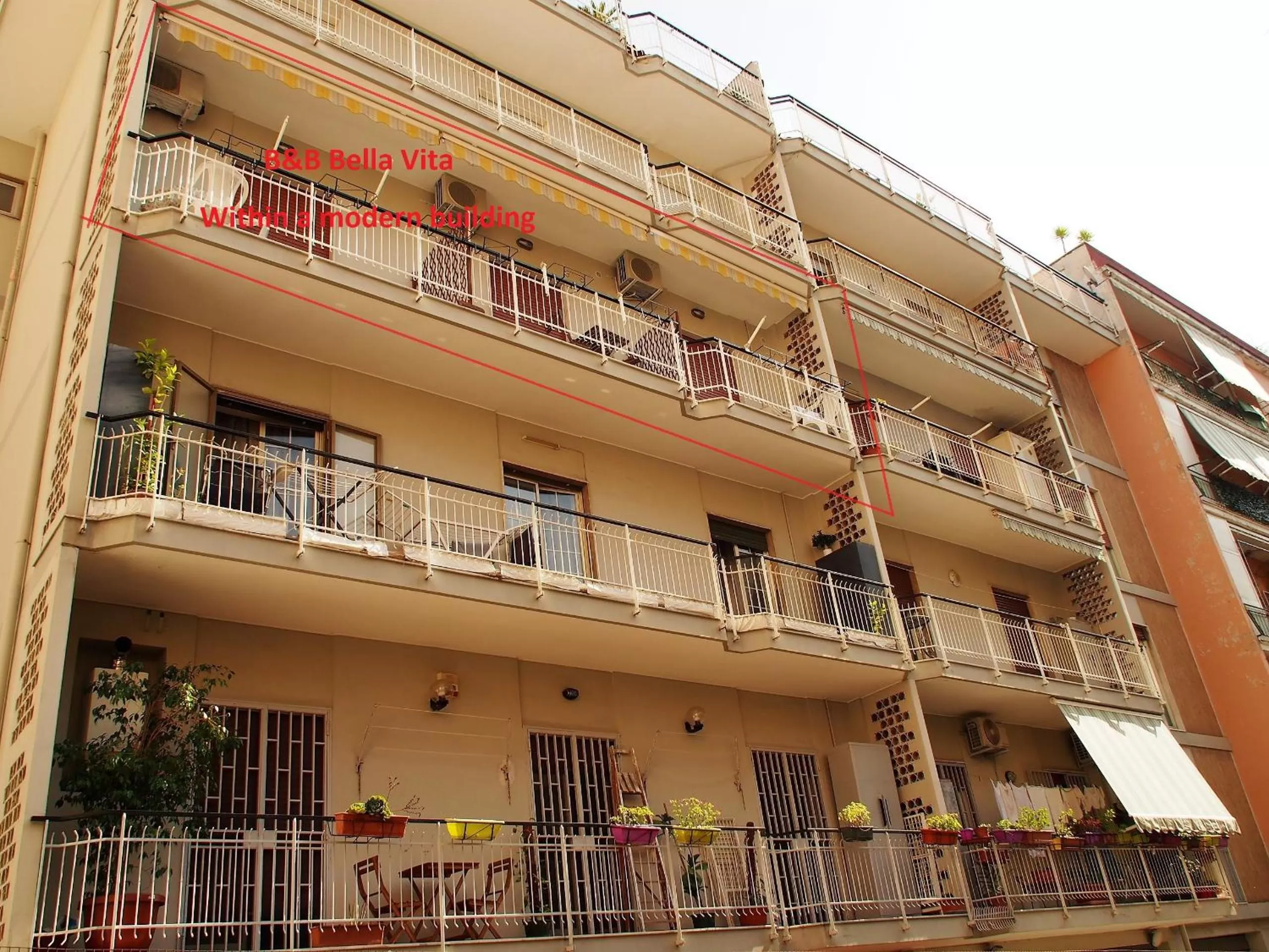 Facade/entrance in Bella Vita Rooms