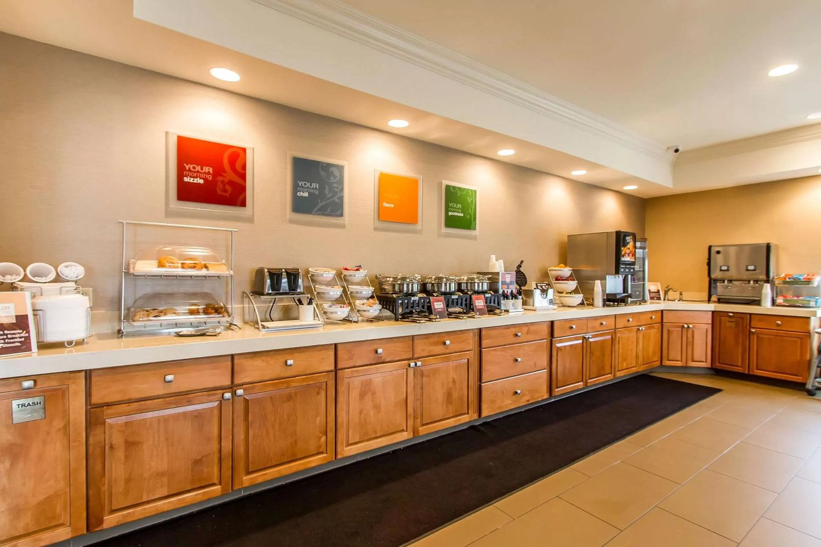 Restaurant/places to eat in Comfort Suites Mattoon East