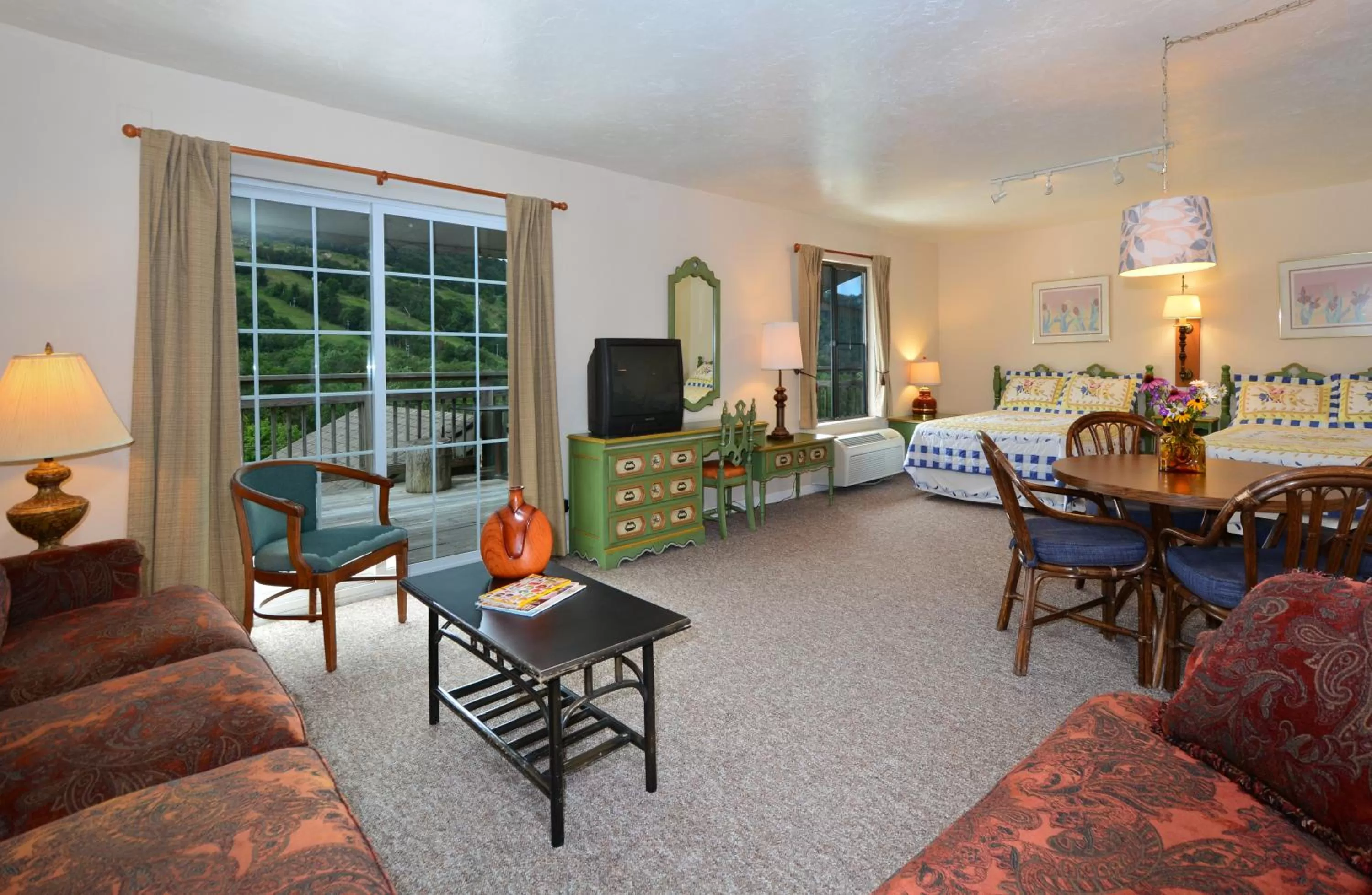 View (from property/room), Bed in Top of the Beech Inn