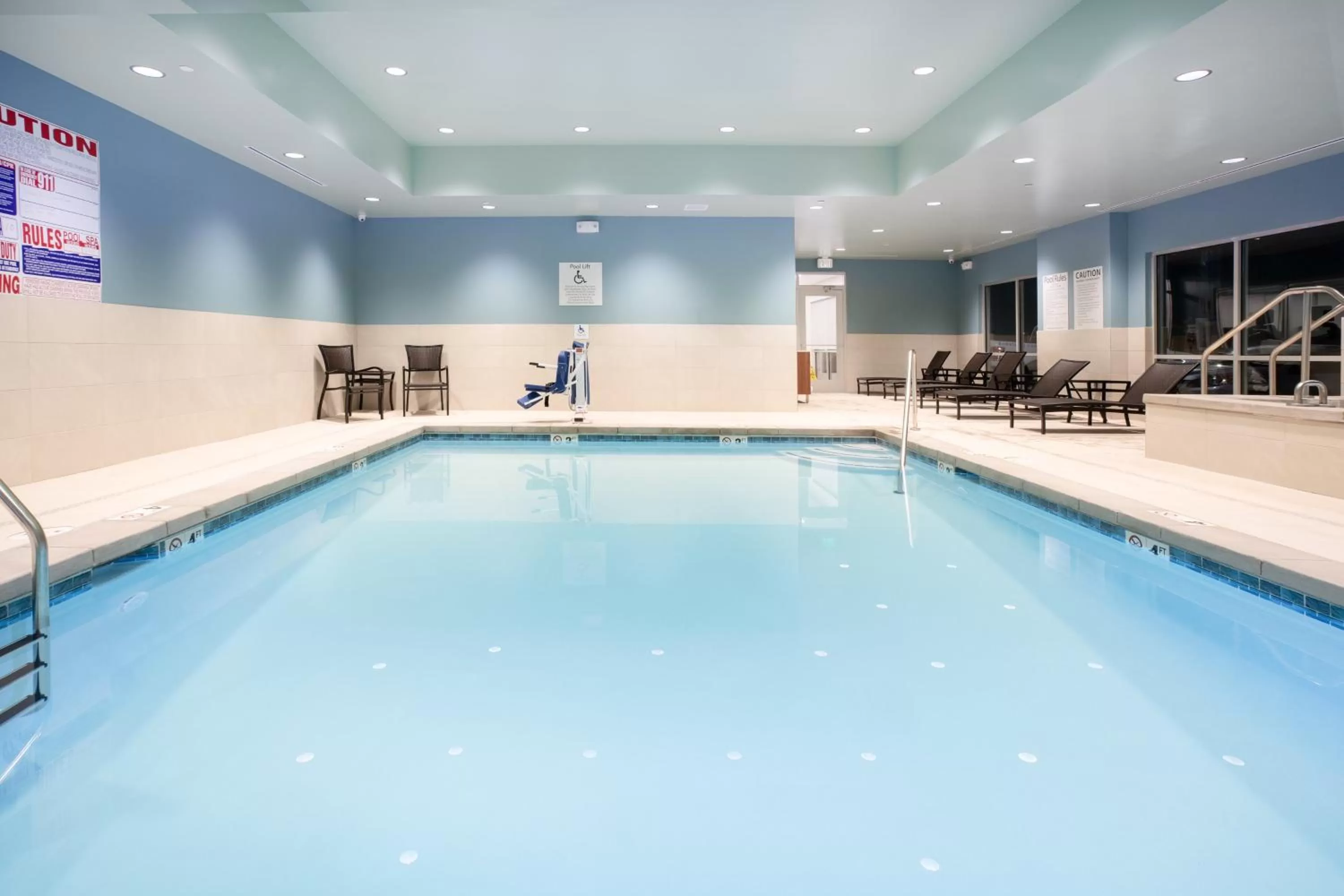 Swimming pool in Holiday Inn Express & Suites - Ely by IHG